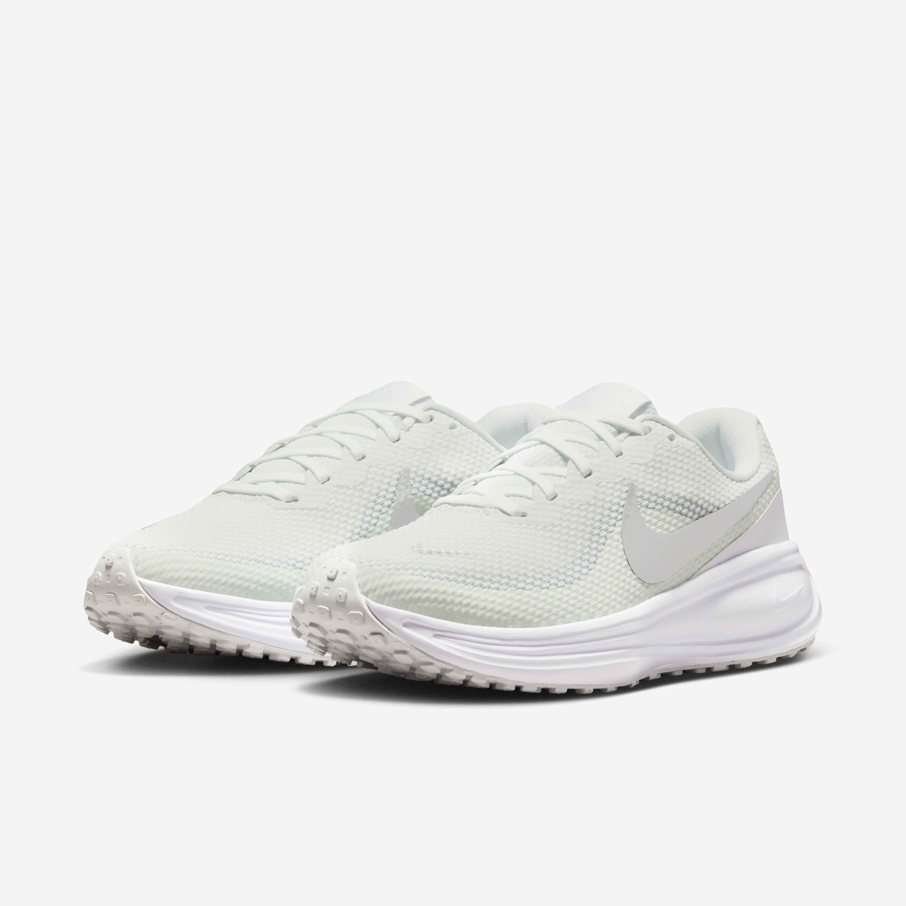 Nike Revolution 8 image number 4