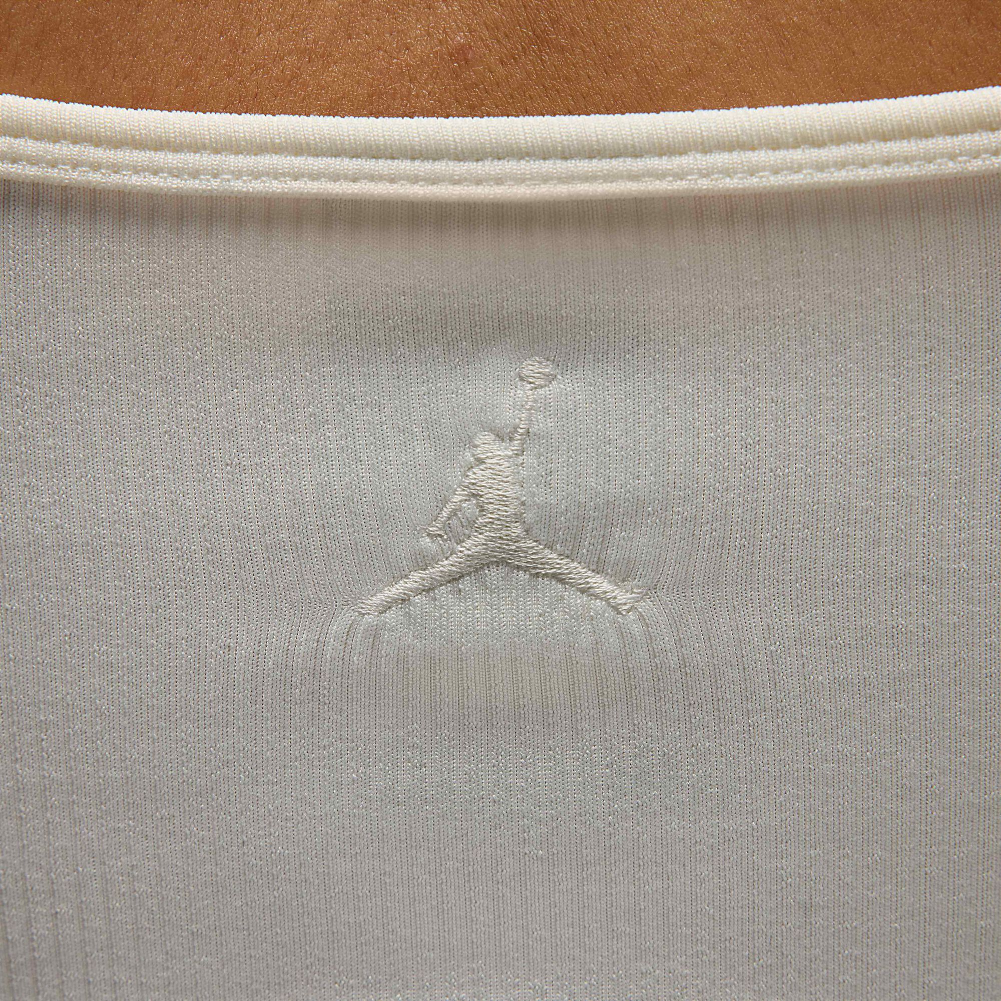 Zoom image
