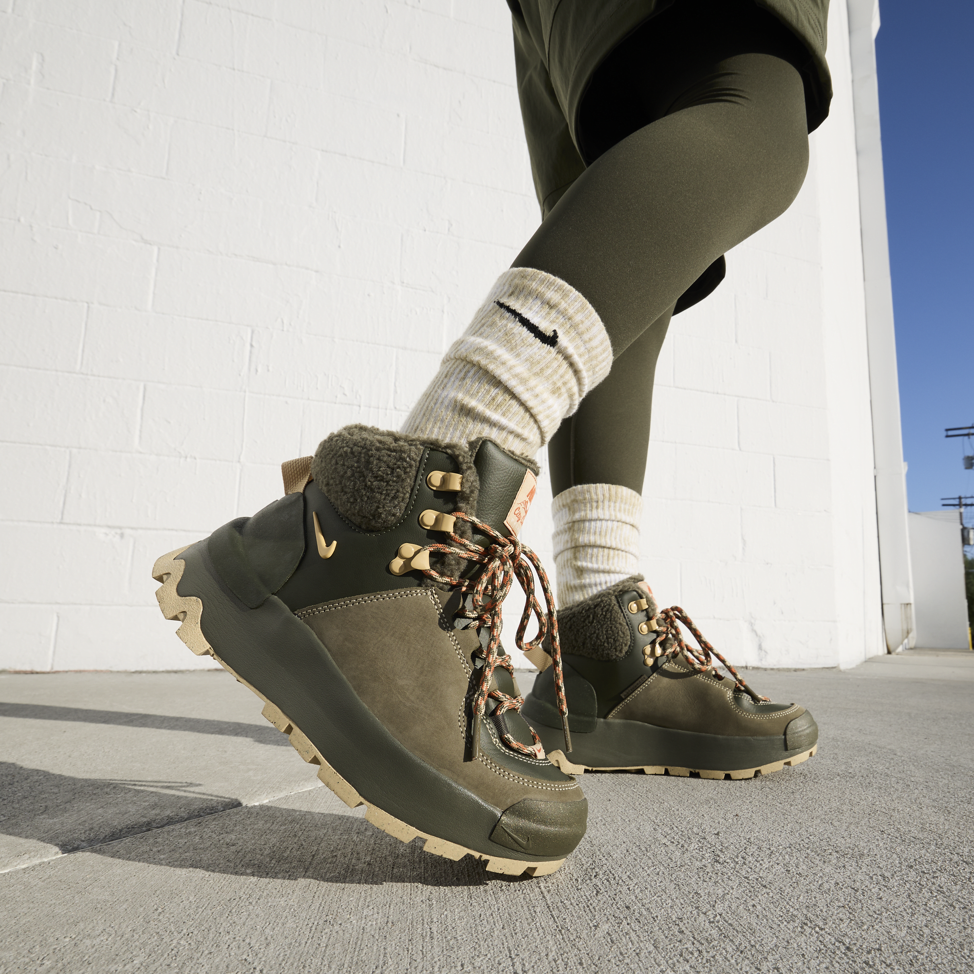 Nike manoa outlet boots green