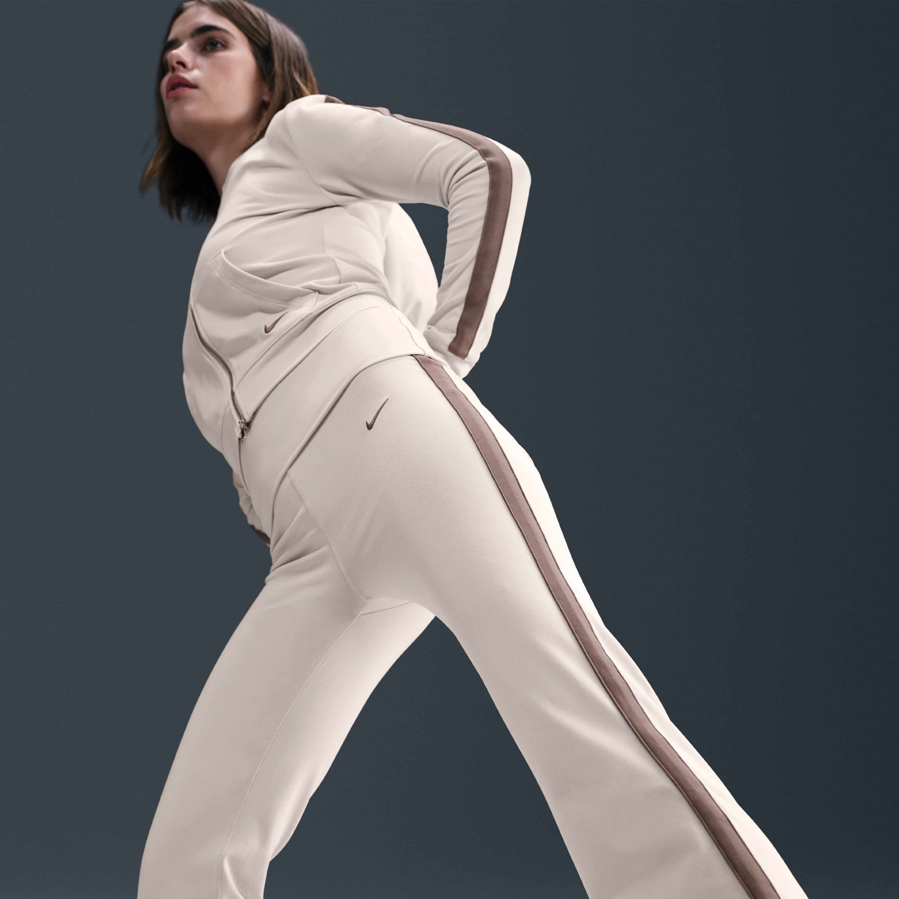 نايكي سبورتسوير image number 4