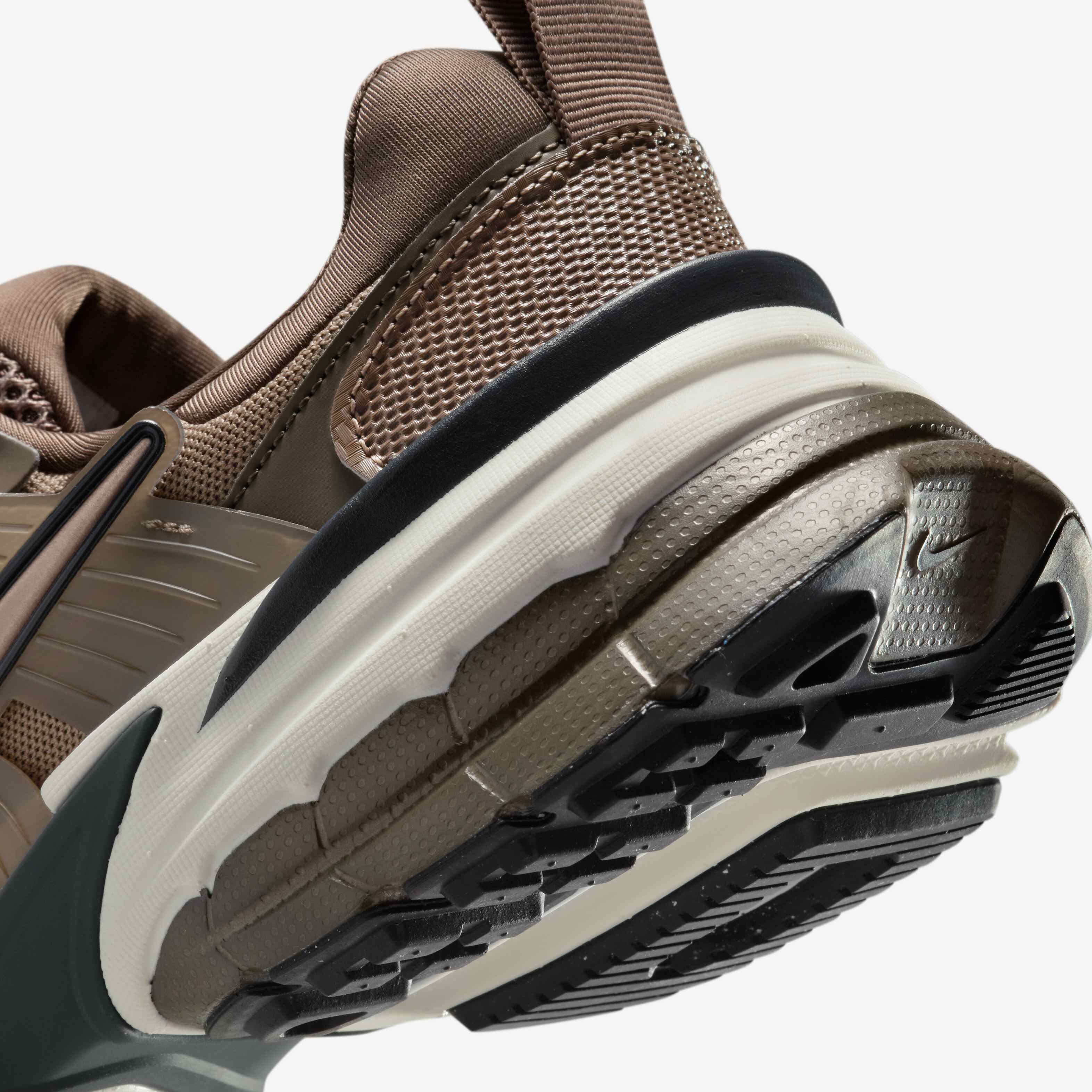 Nike V2K Run image number 7