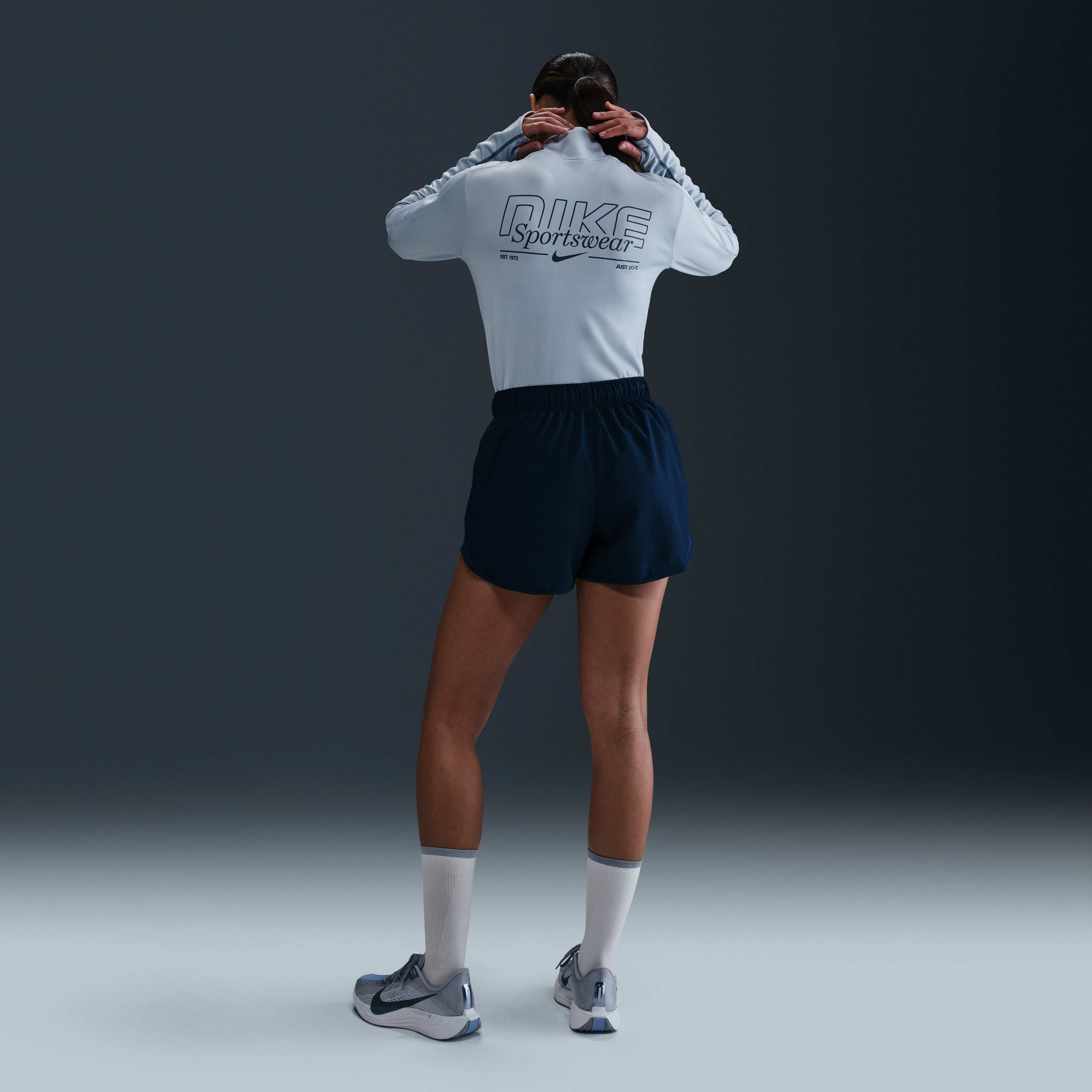 نايكي بيسر image number 4