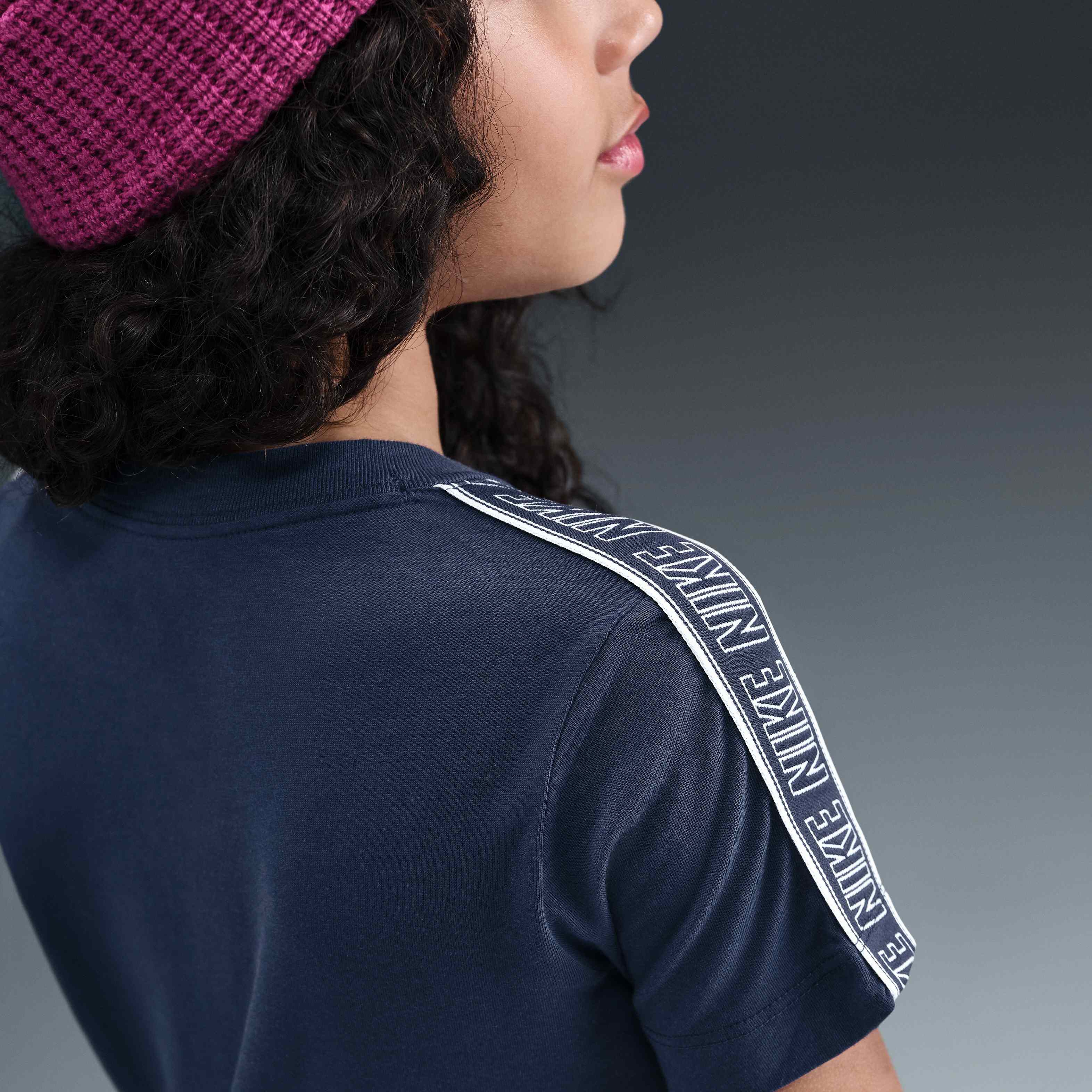 نايكي سبورتسوير image number 1