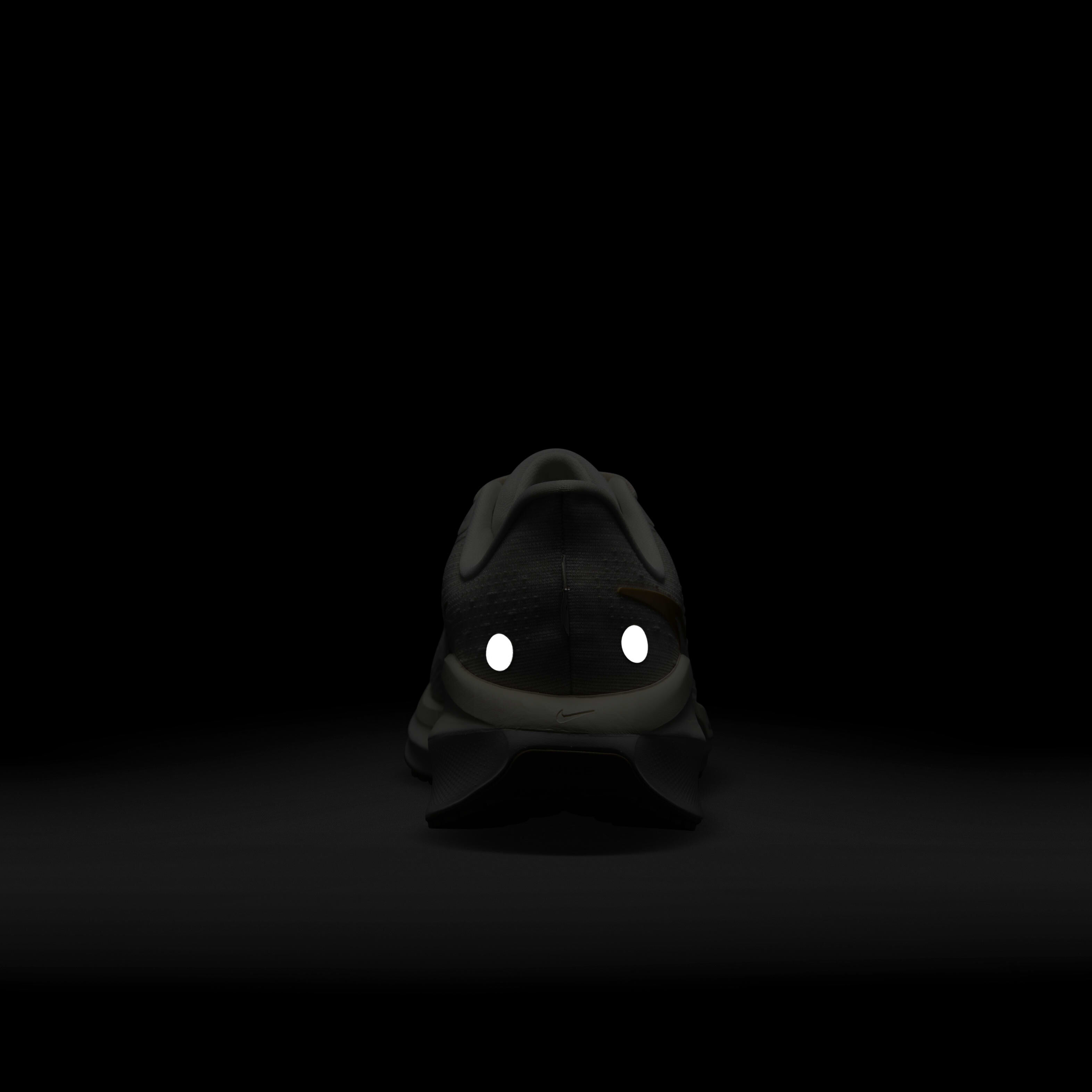 Nike Vomero 17 image number 8