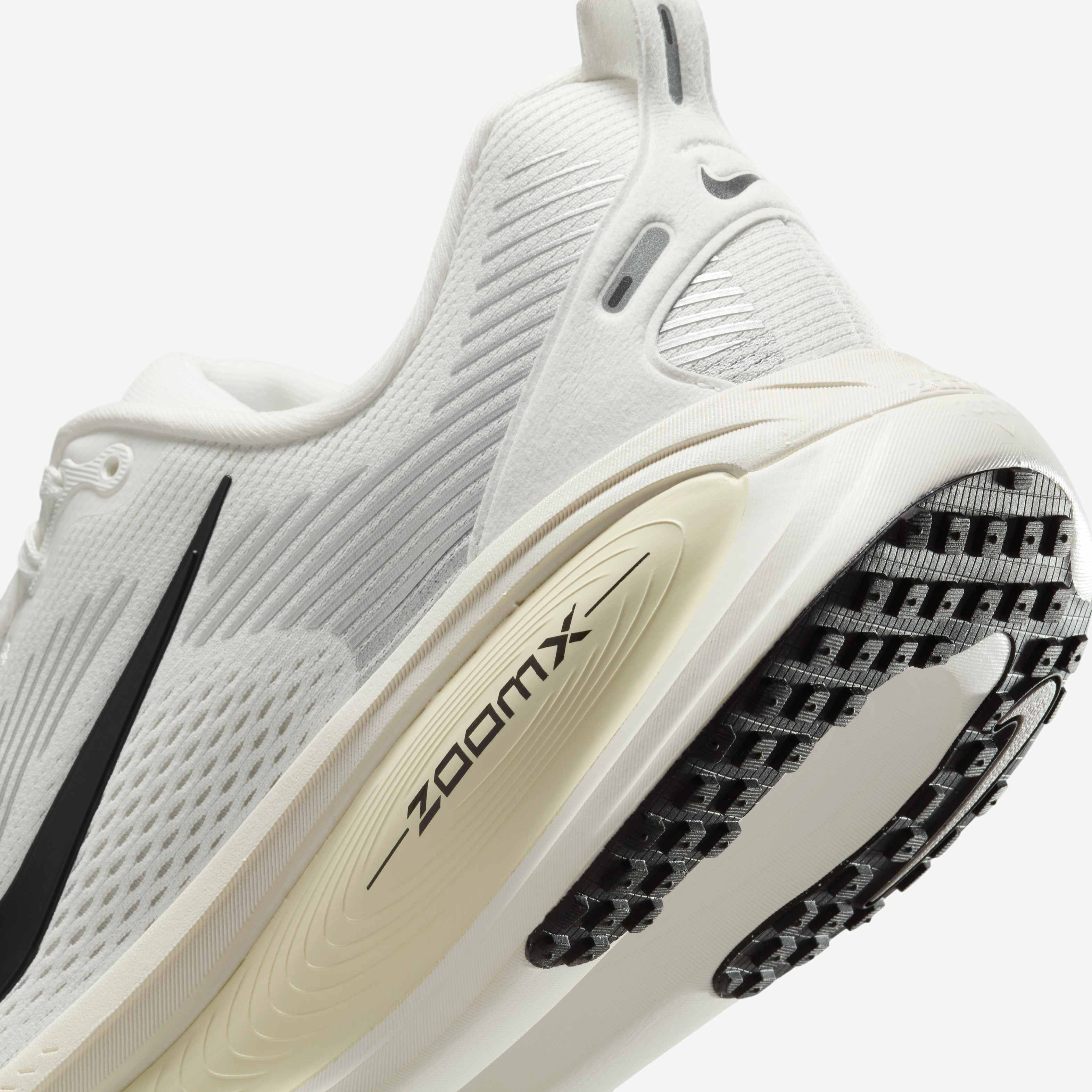 Nike Vomero 18 image number 7