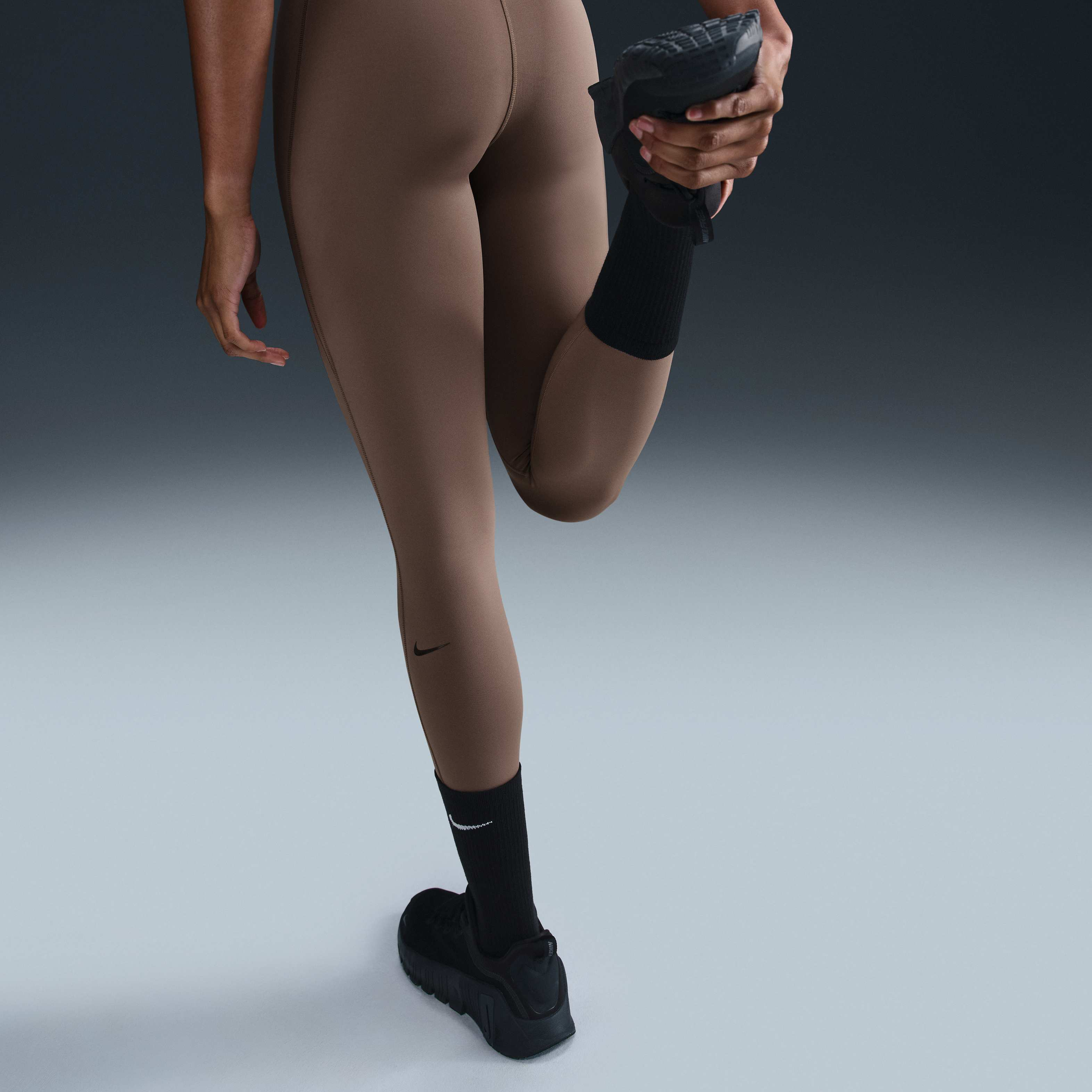 نايكي يونيفيرسا image number 2