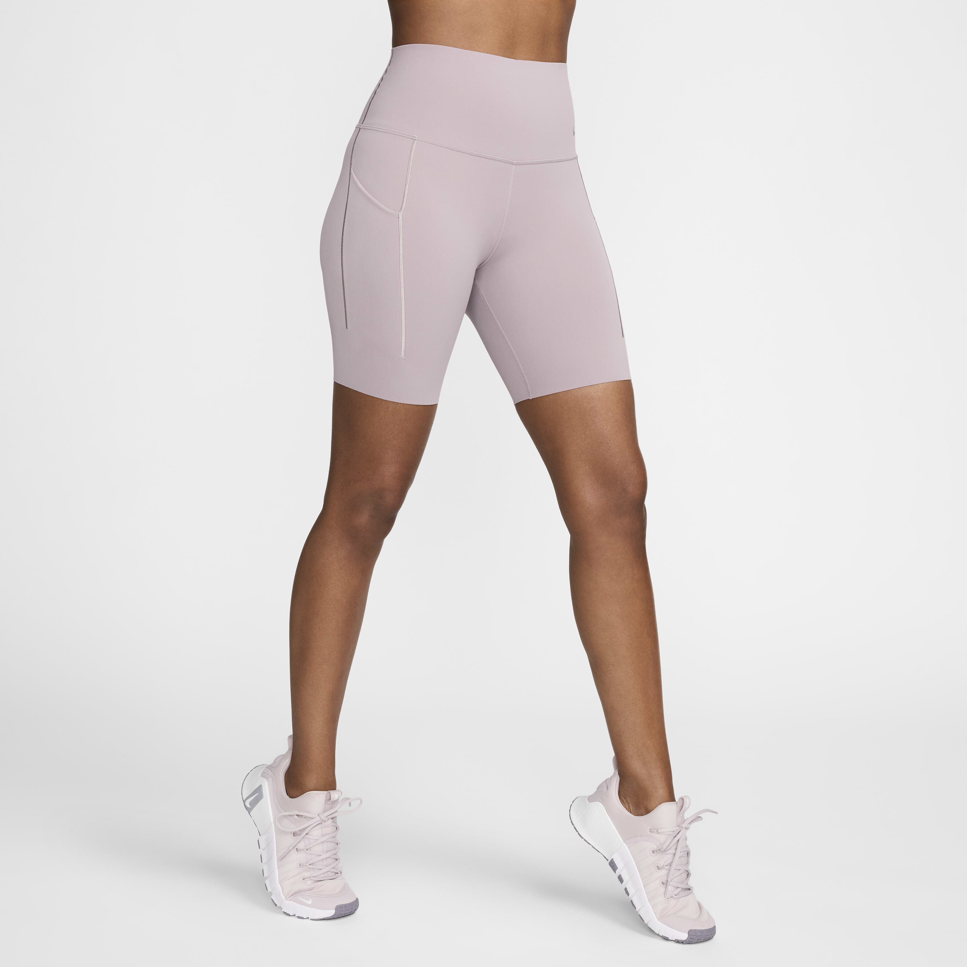 نايكي يونيفرسا image number 2