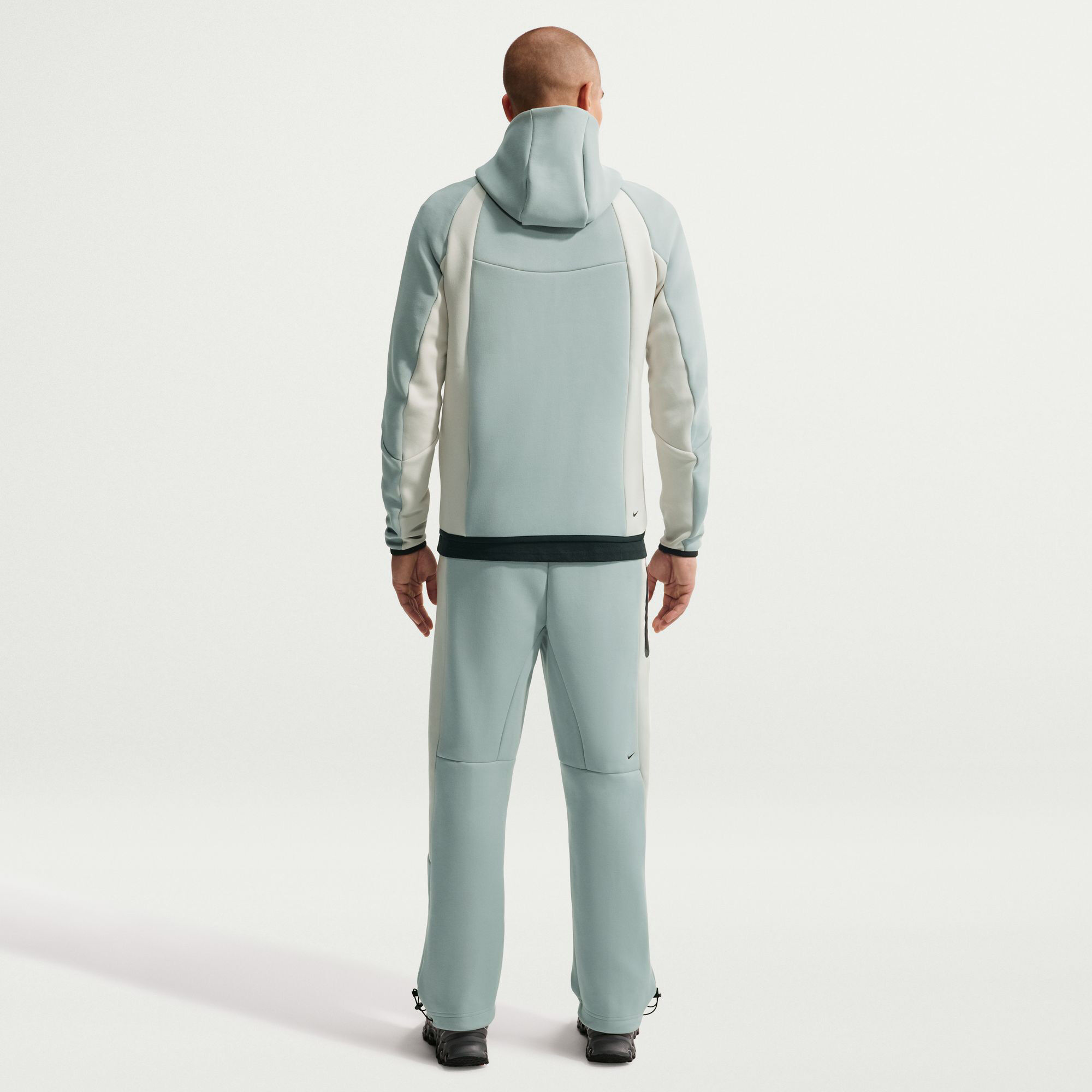 نايكي تك image number 1