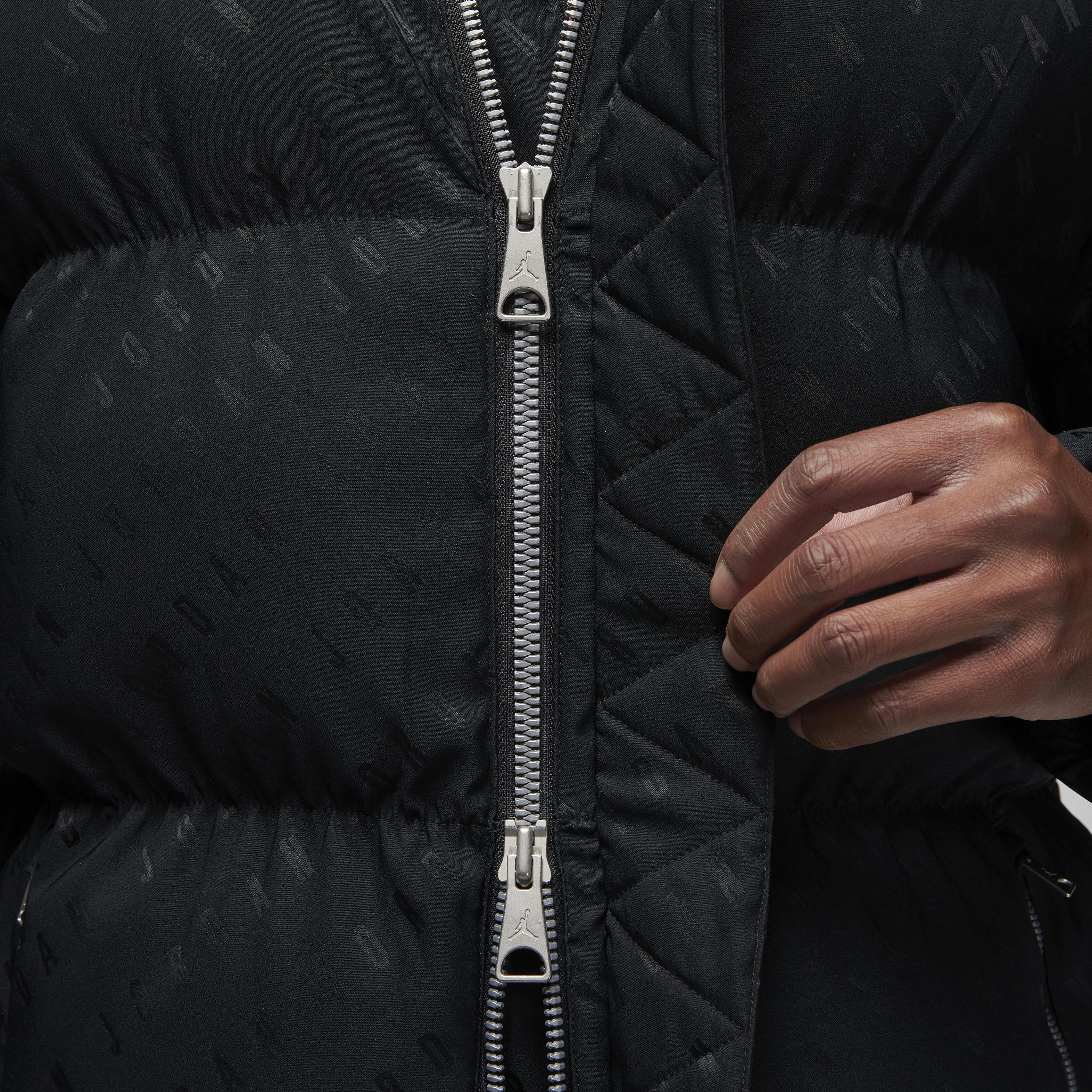 Jordan Essentials image number 5