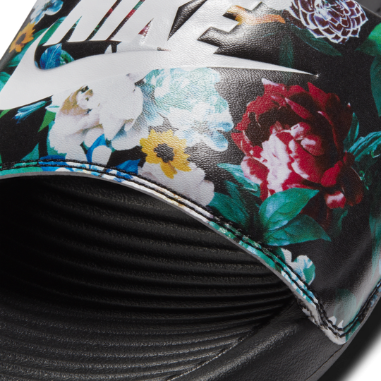 Shop Victori One Women s Print Slides Nike UAE