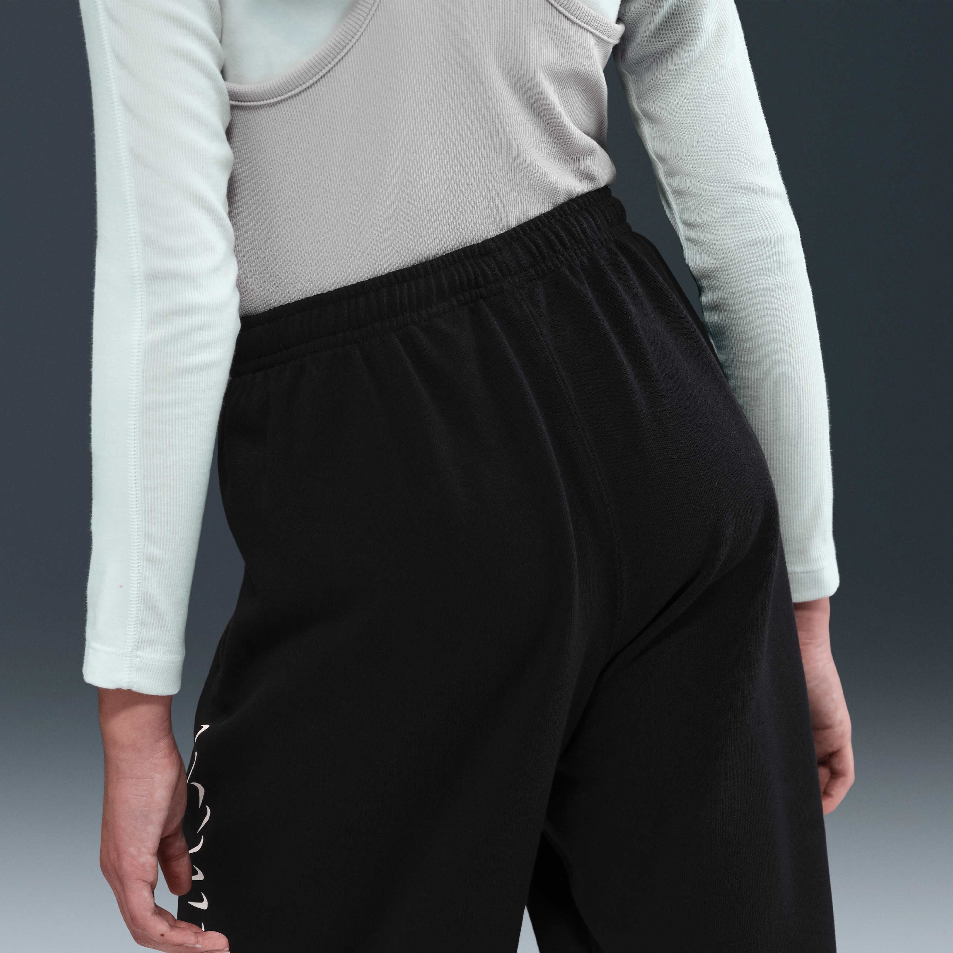 Nike Sportswear image number 2