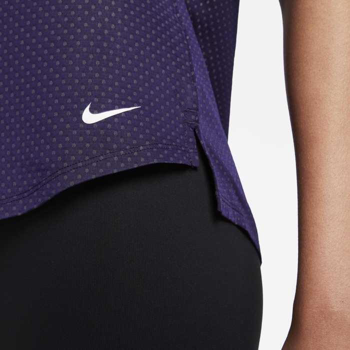 Nike Dri-FIT One Breathe image number 3 Nike Dri-FIT One Breathe image number 3