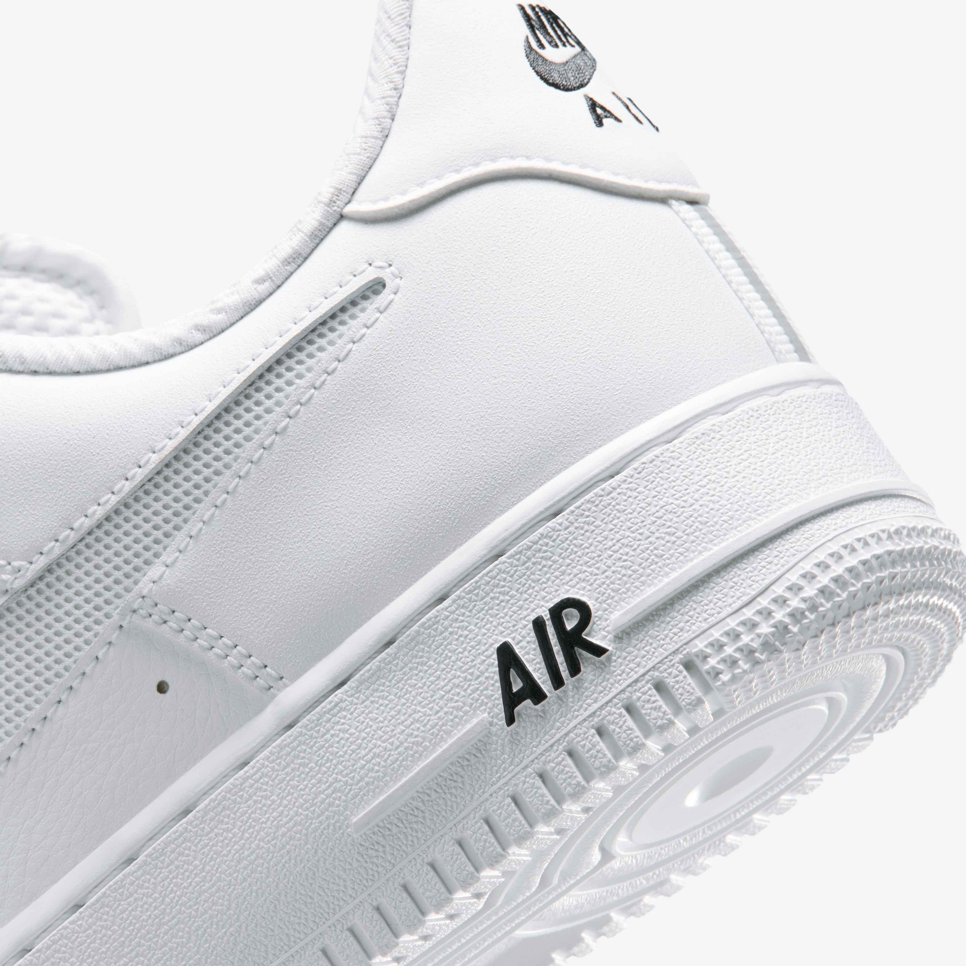 Nike Air Force 1 '07 LV8 image number 7