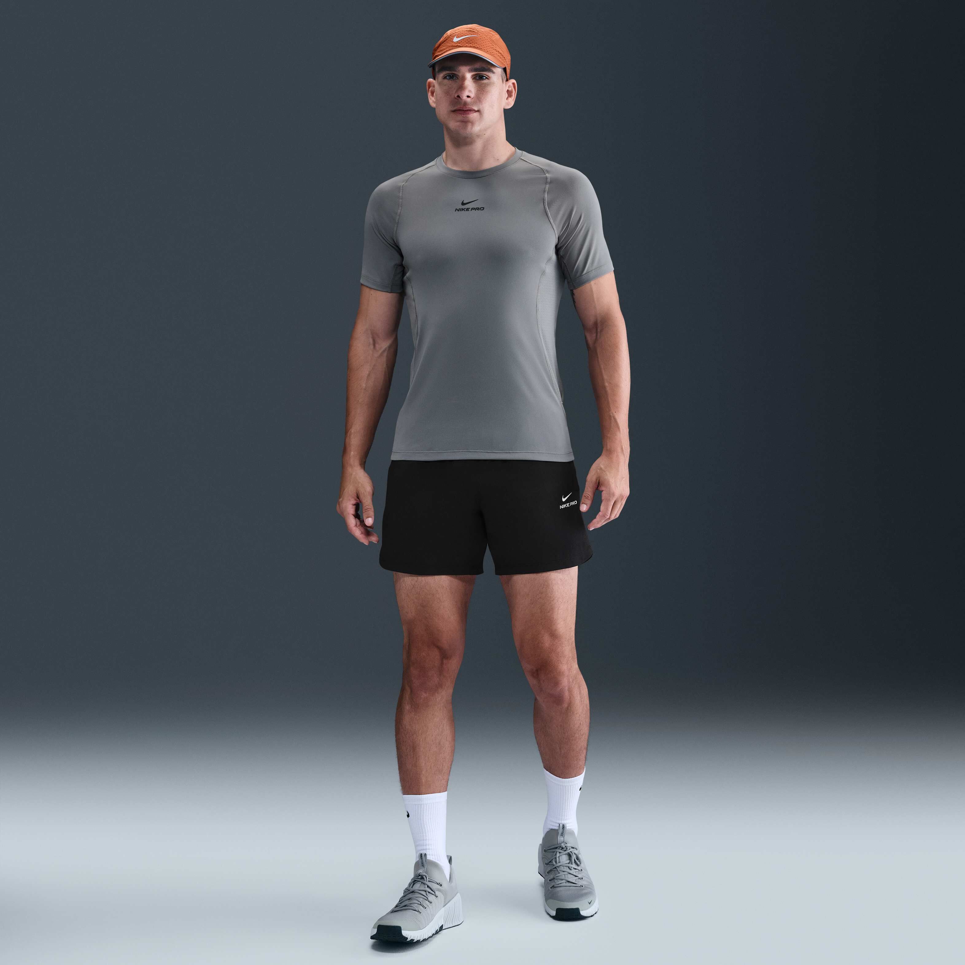 Nike Pro Training image number 3