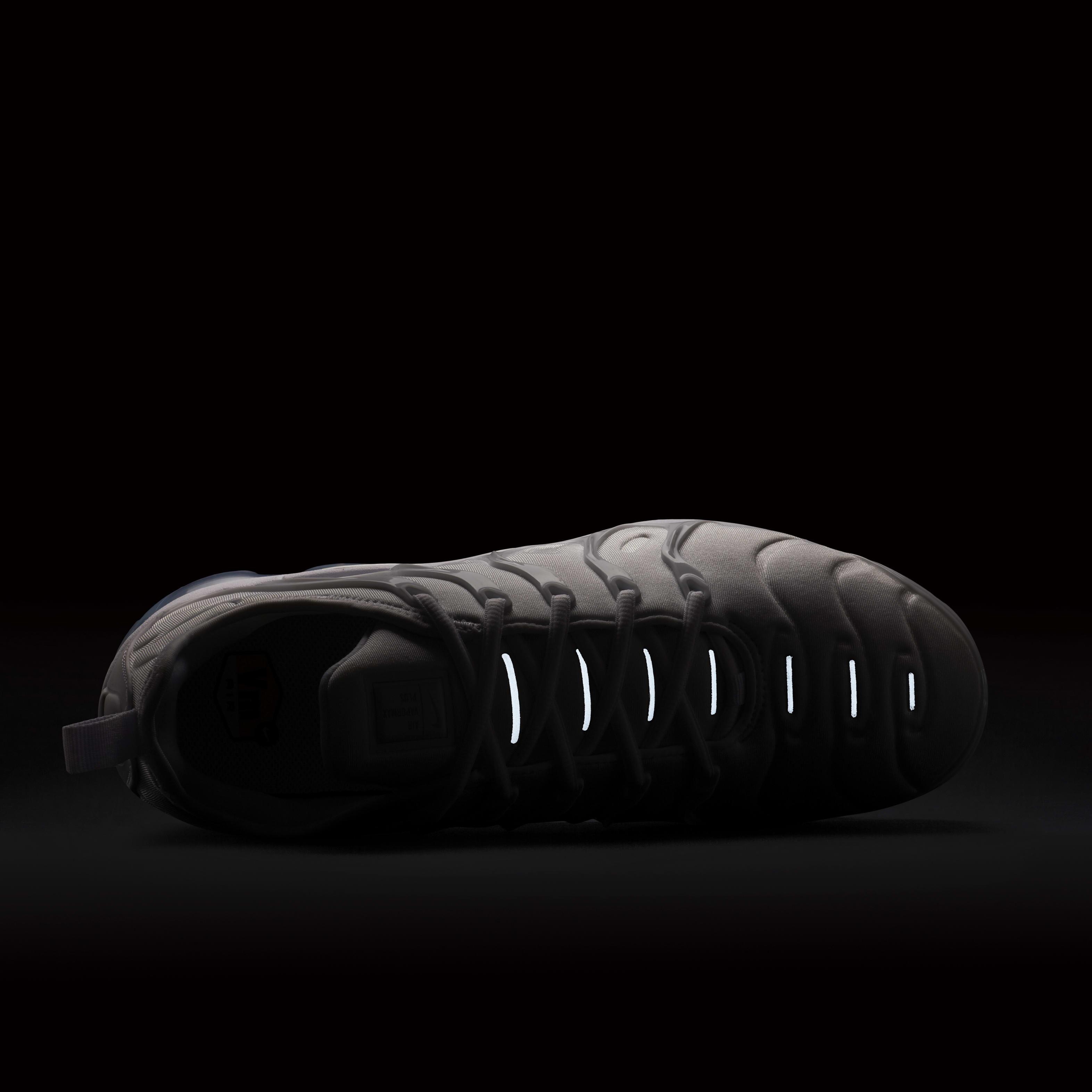 Logo vapormax store