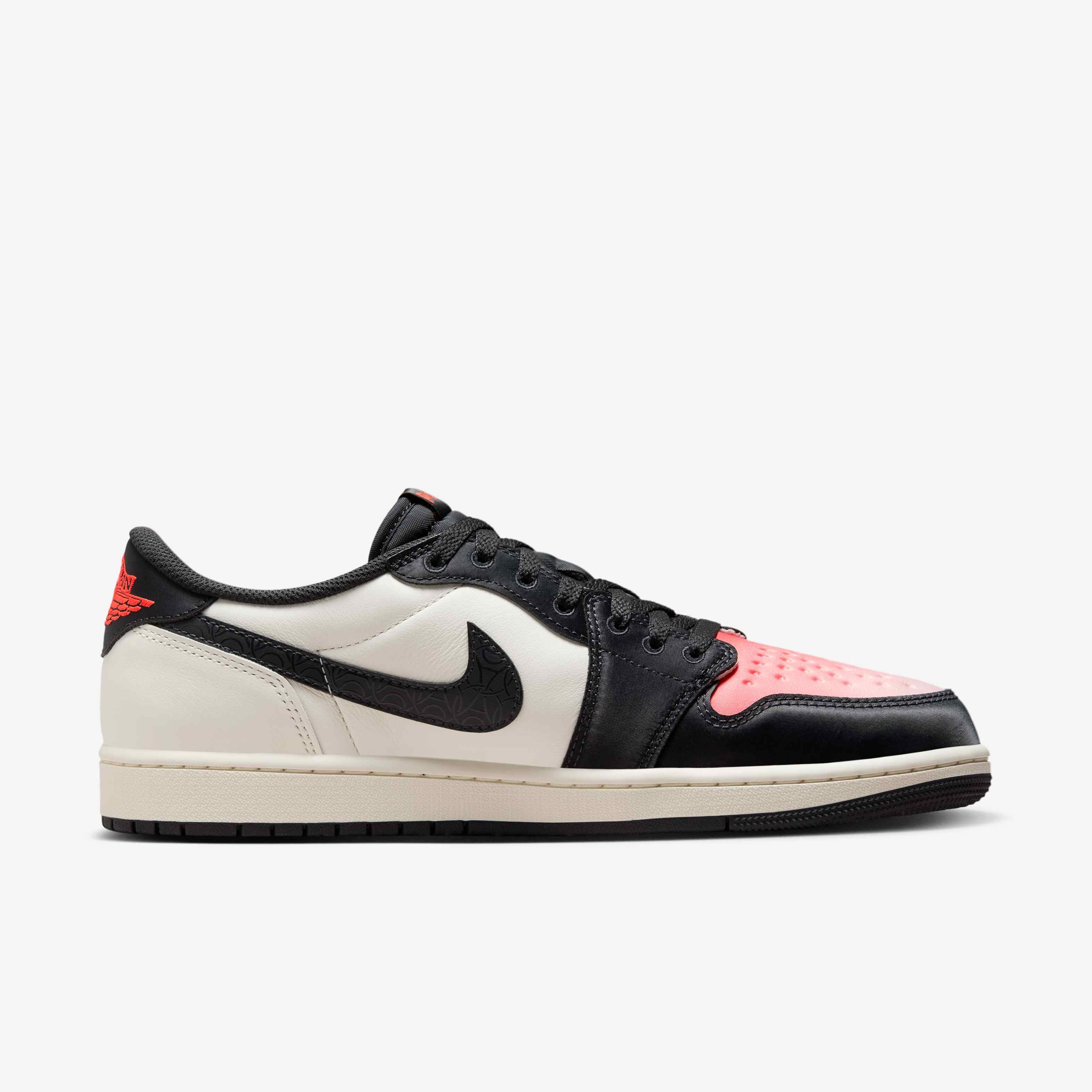 Air Jordan 1 Retro Low Paris Saint-Germain image number 2