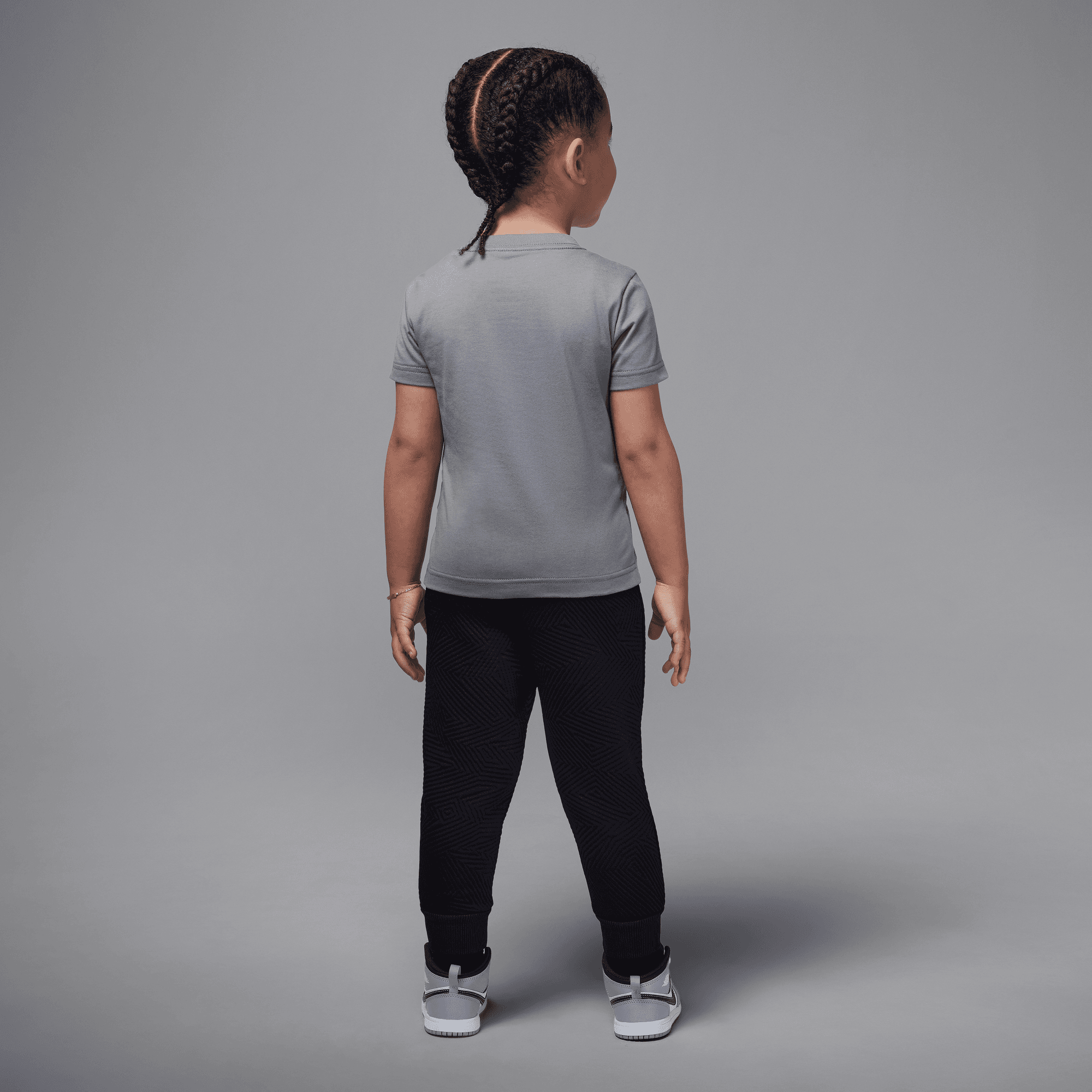 Jordan Sneaker School image number 1