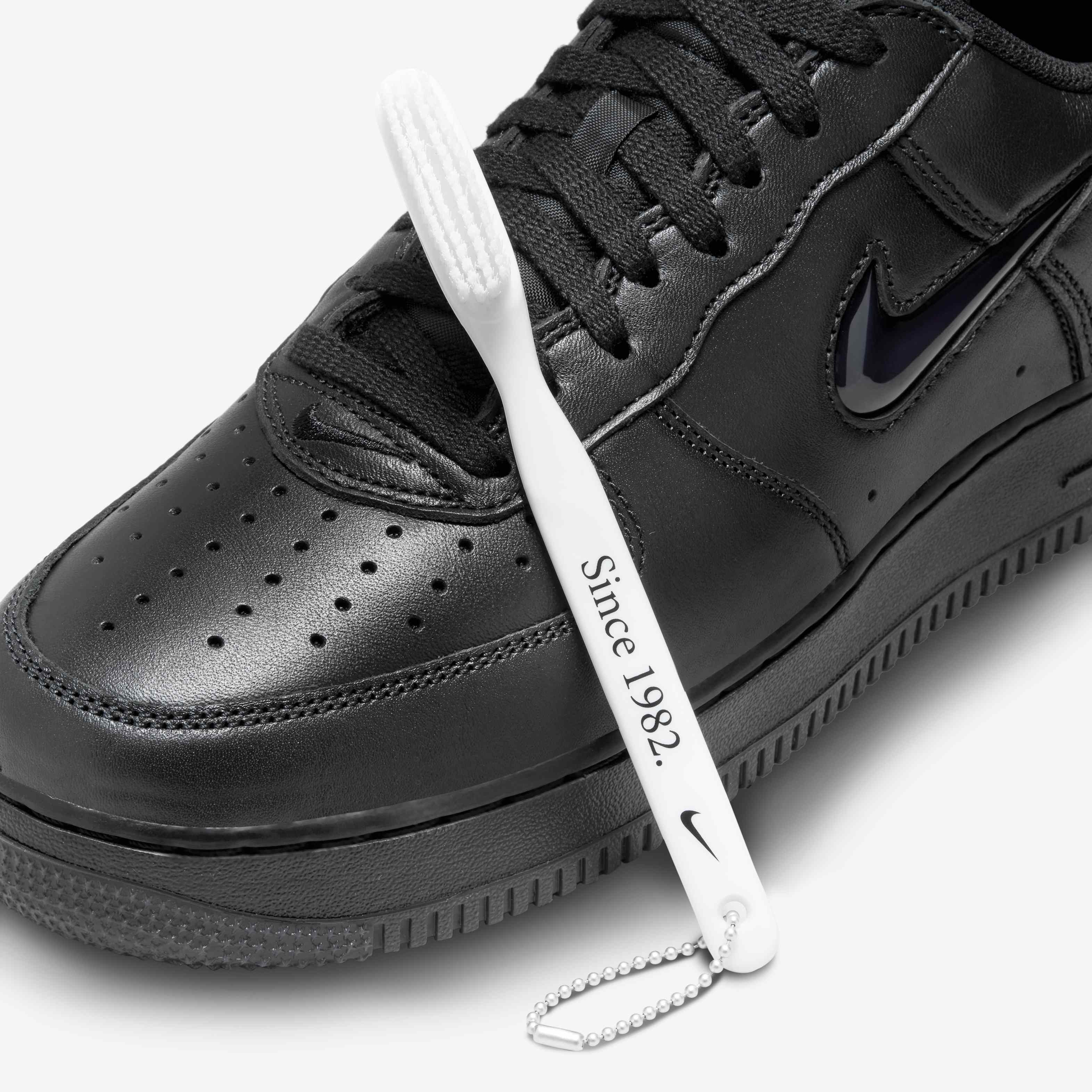 Nike Air Force 1 Low Retro image number 8