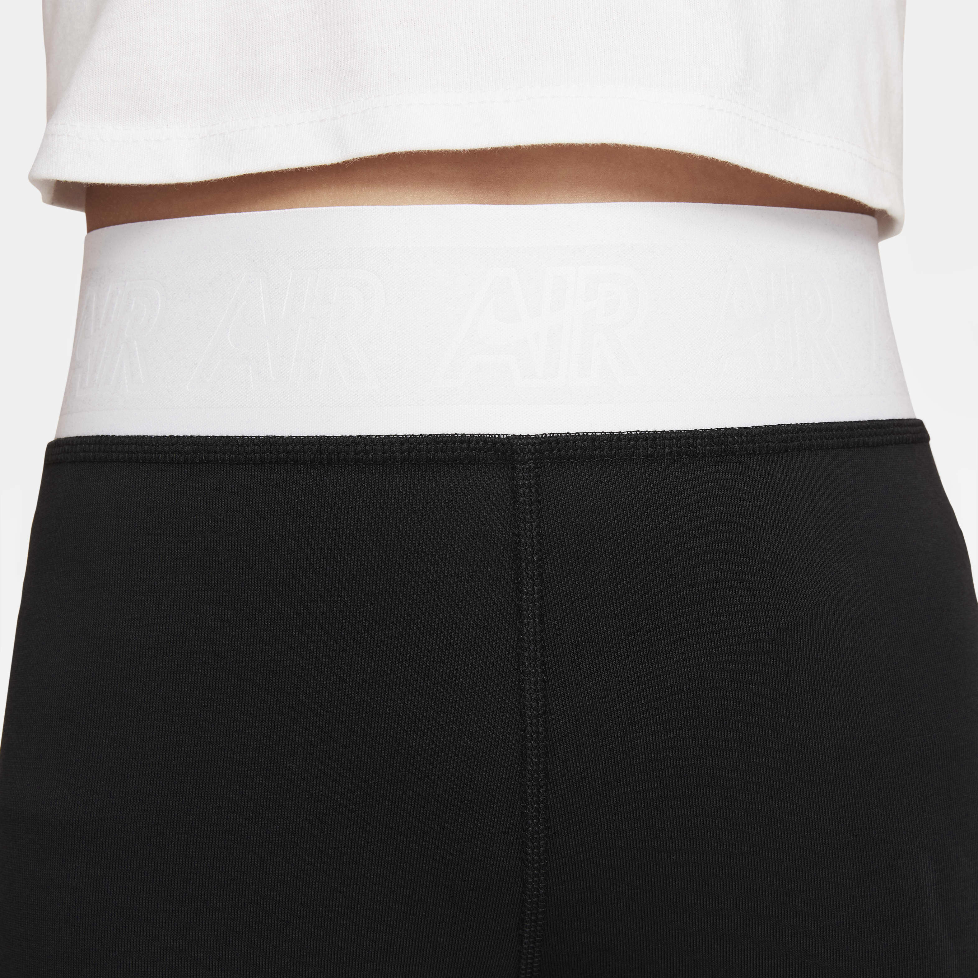 Nike Air Essentials image number 2