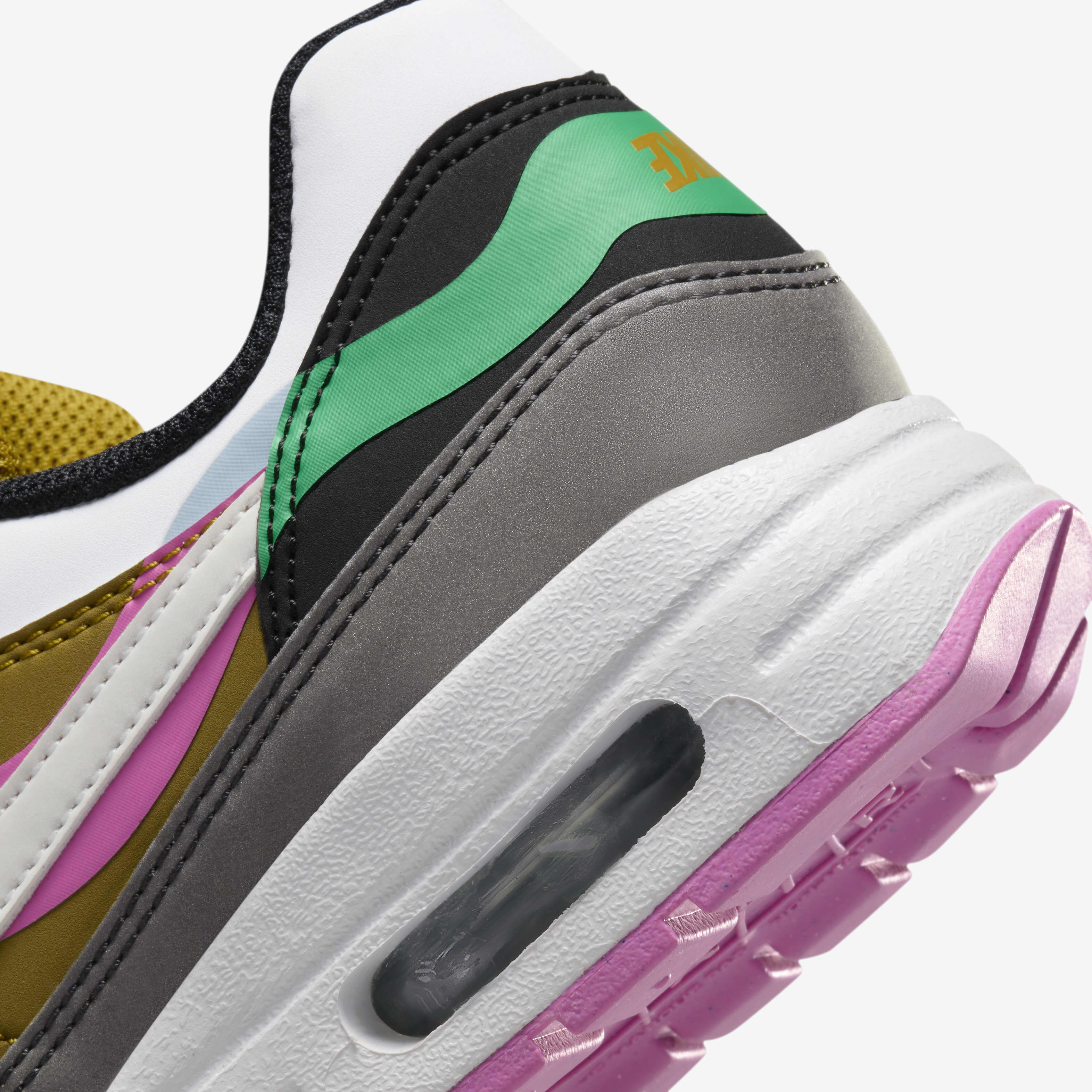 اير ماكس 1 ميد SE image number 7