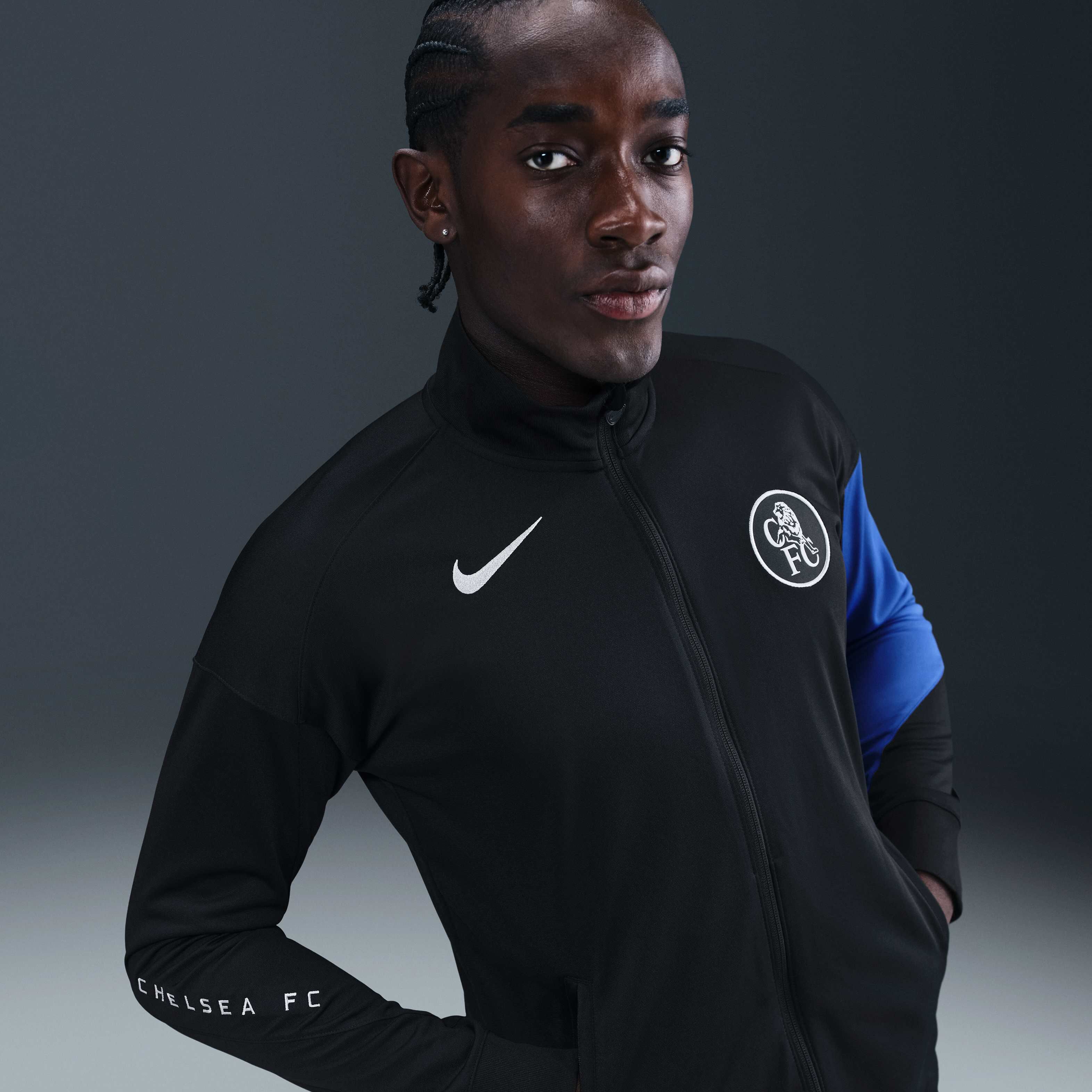 Chelsea F.C. Strike Third image number 0