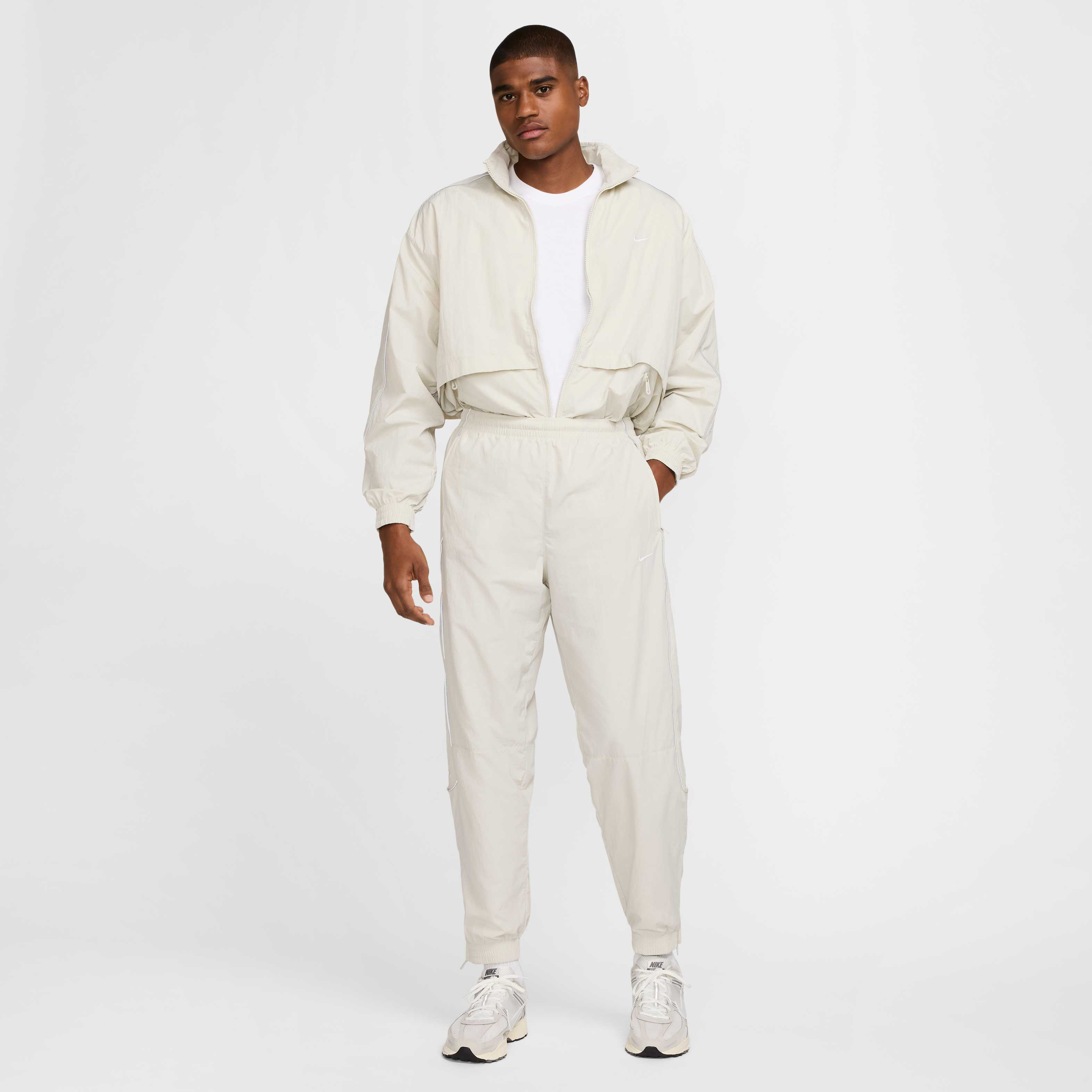 Nike Solo Swoosh image number 8