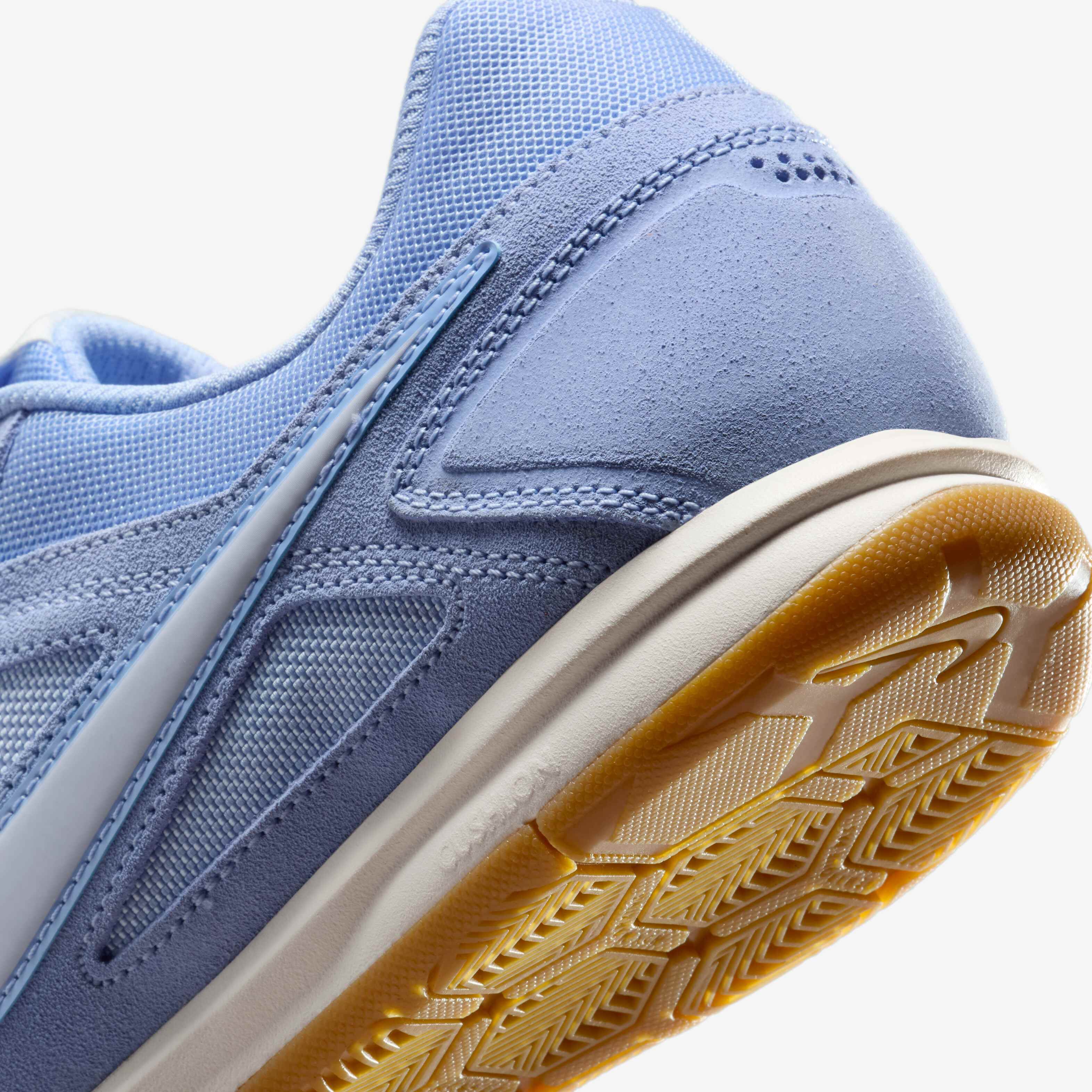 نايكي جاتو image number 7