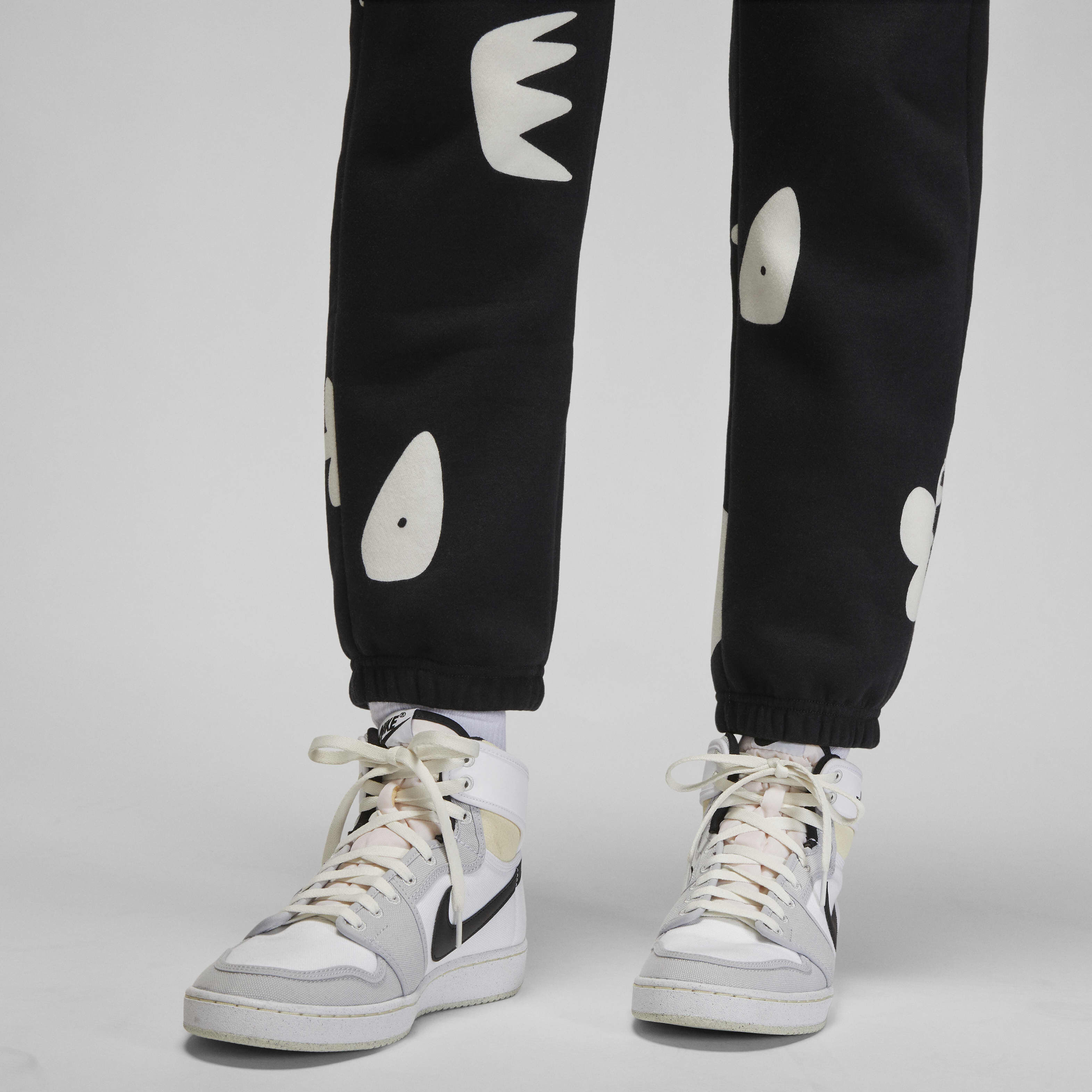 Jordan Artist Series by Mia Lee image number 4