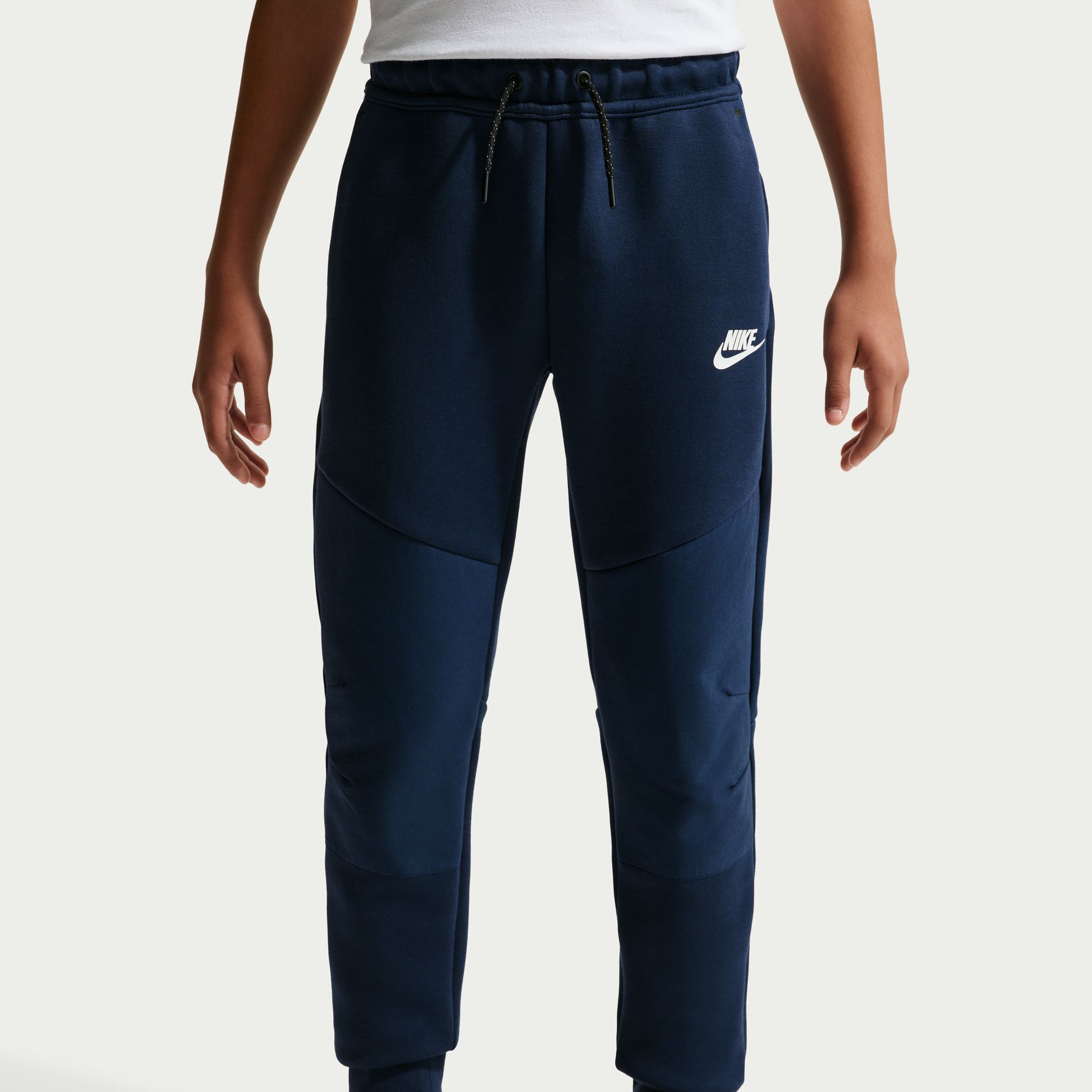Nike Sportswear Tech Fleece image number 2