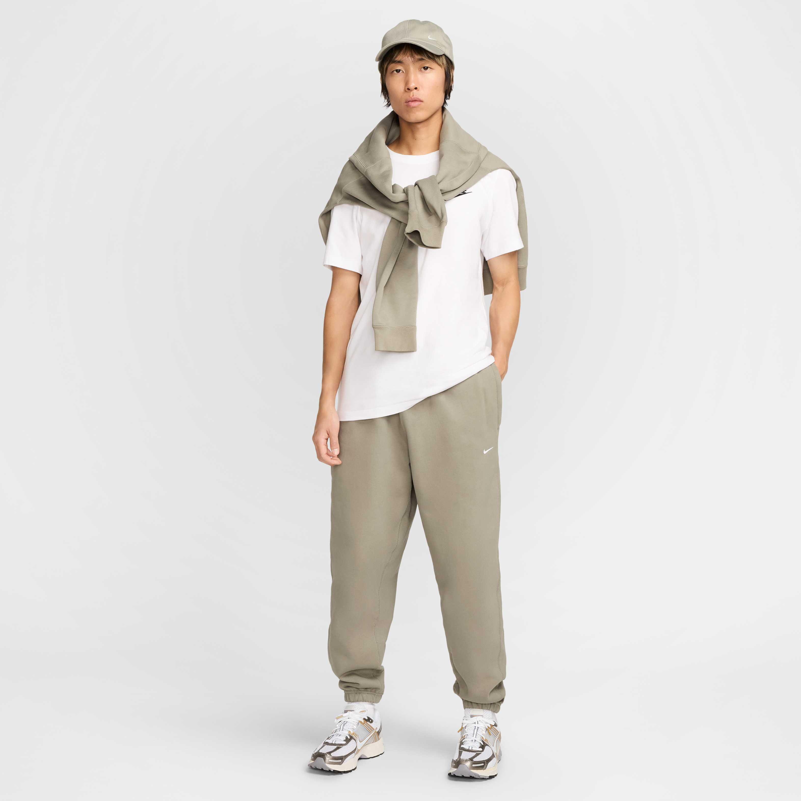 Nike Solo Swoosh image number 5