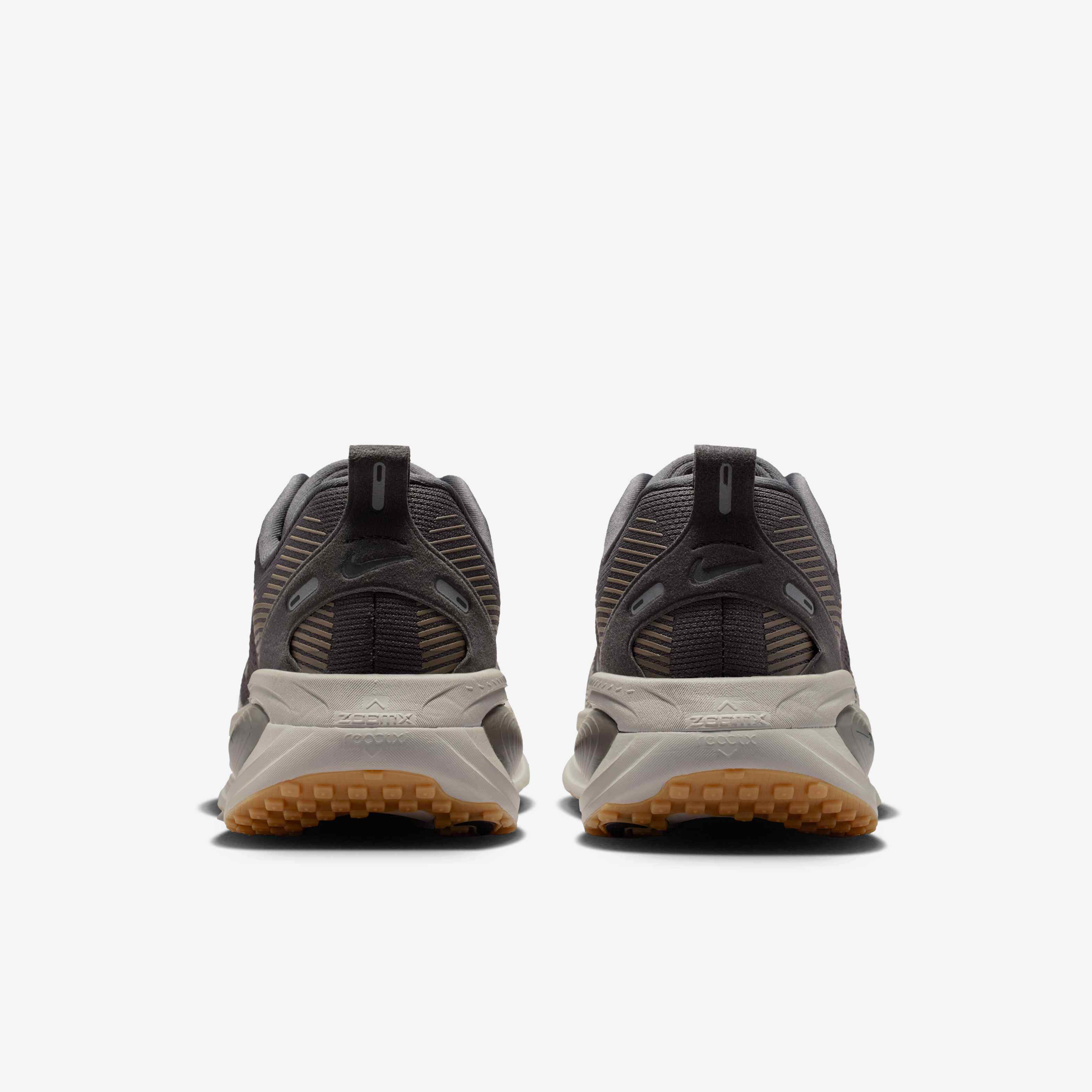 Nike Vomero 18 image number 5