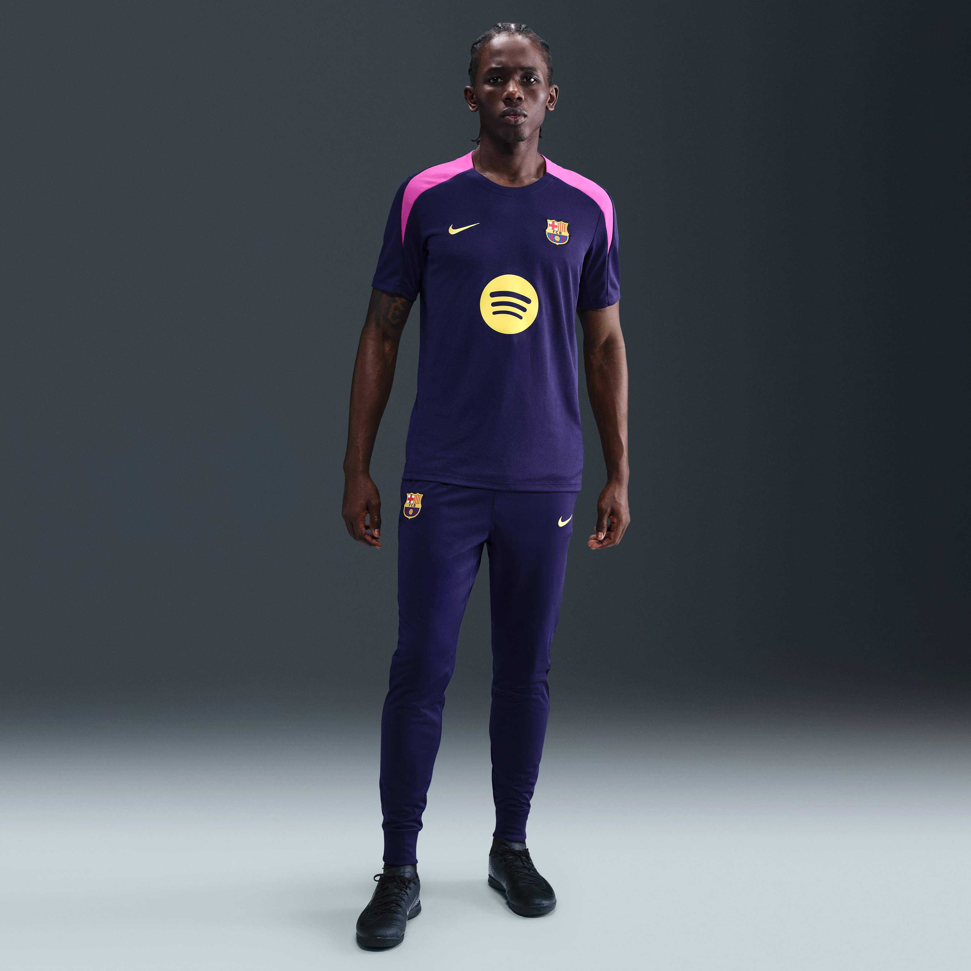 برشلونة سترايك image number 3