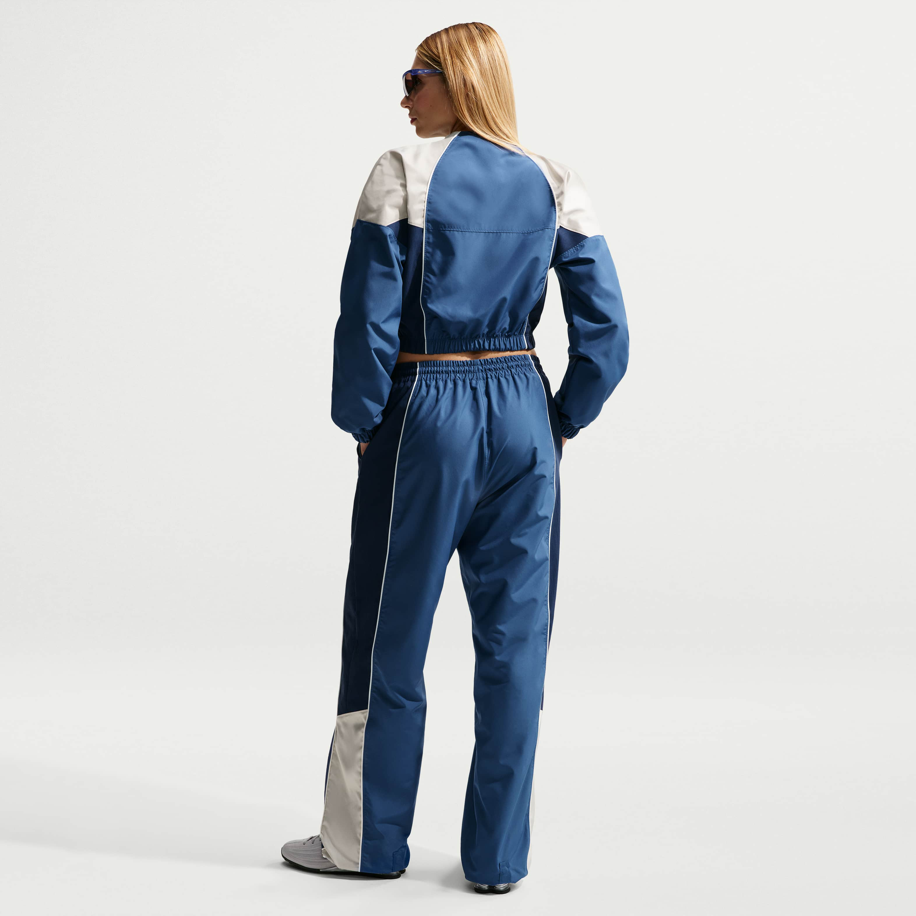 نايكي سبورتسوير image number 4