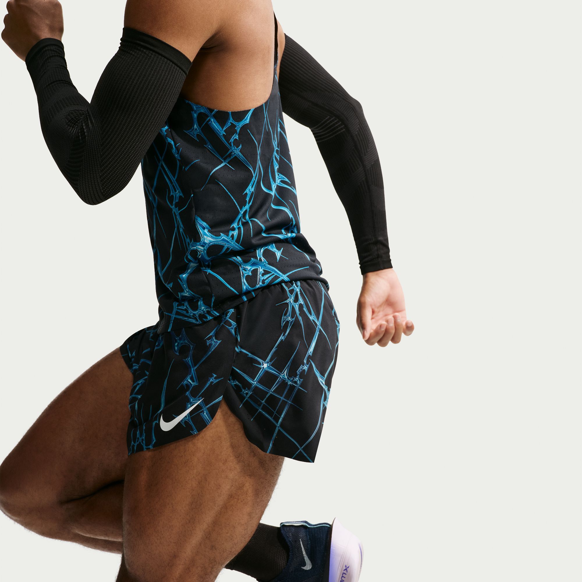 Nike AeroSwift image number 4