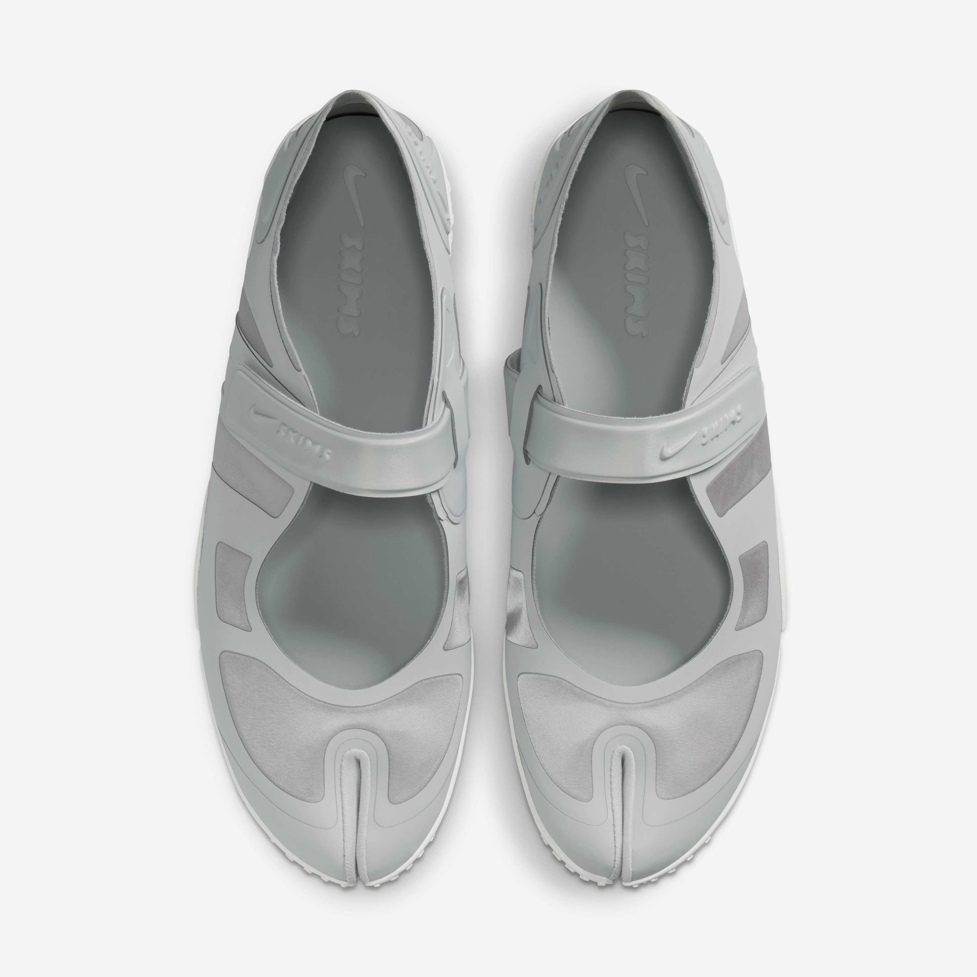 NikeSKIMS ريفت ساتين image number 3