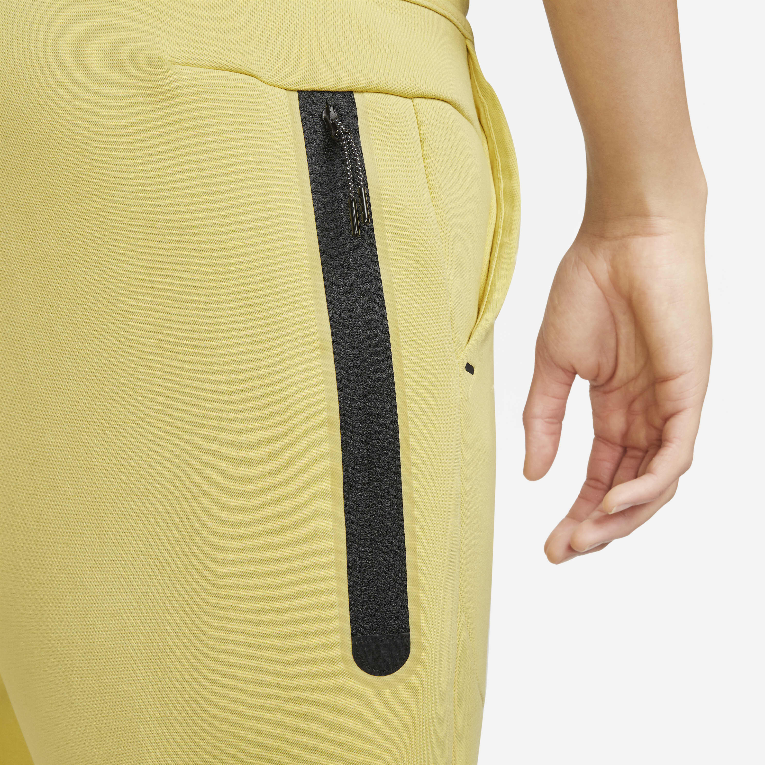 Nike Sportswear Tech Fleece image number 4