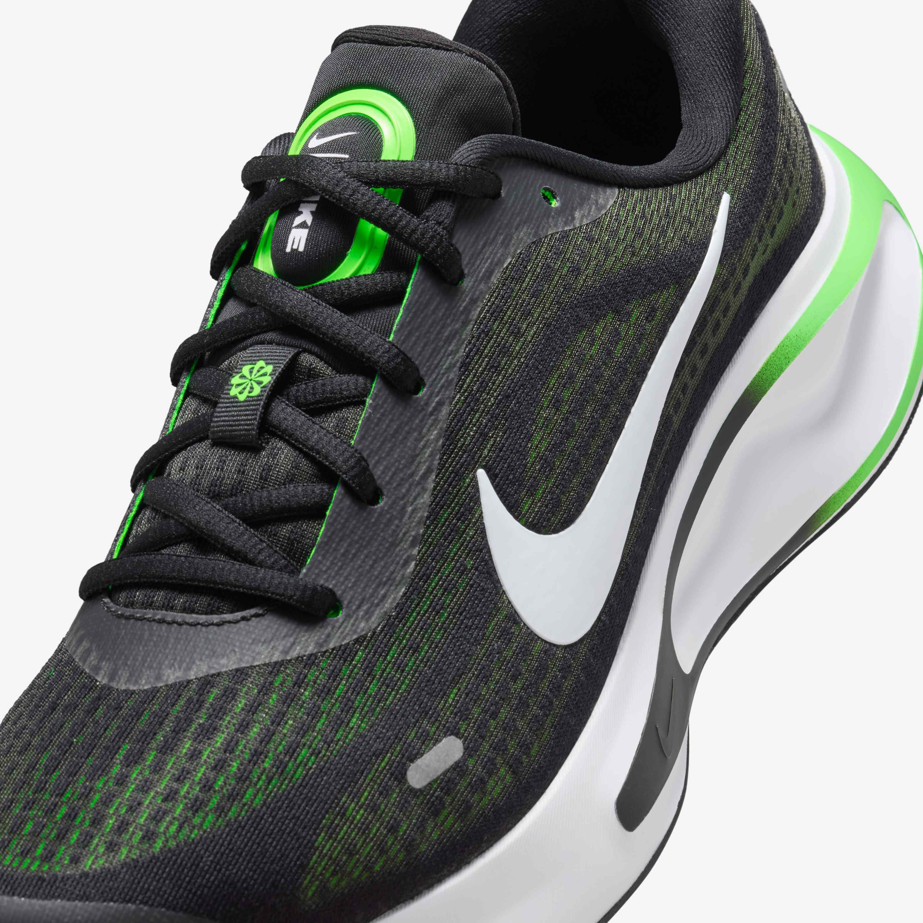 dark green nike running shoes