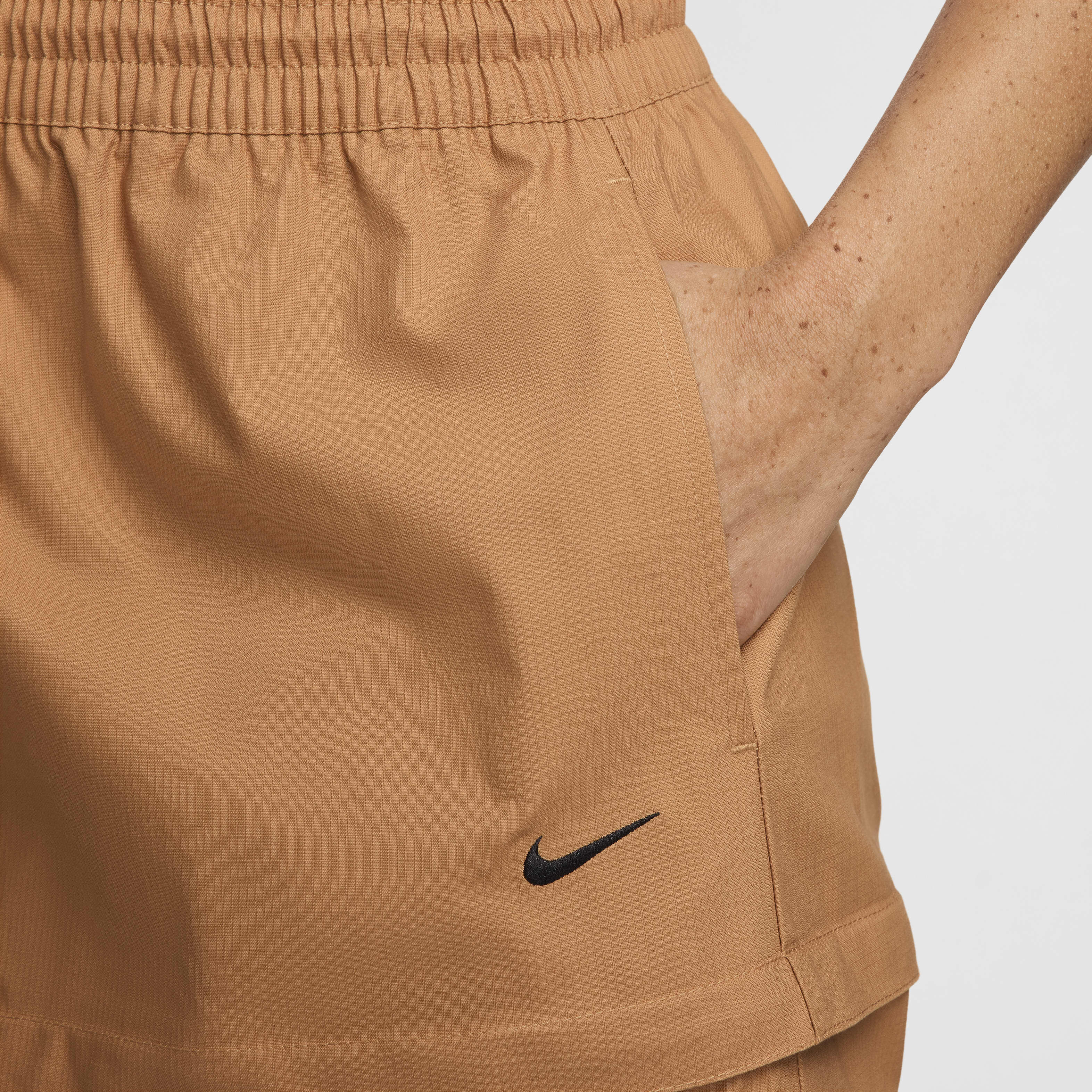 Nike Sportswear Essential image number 3