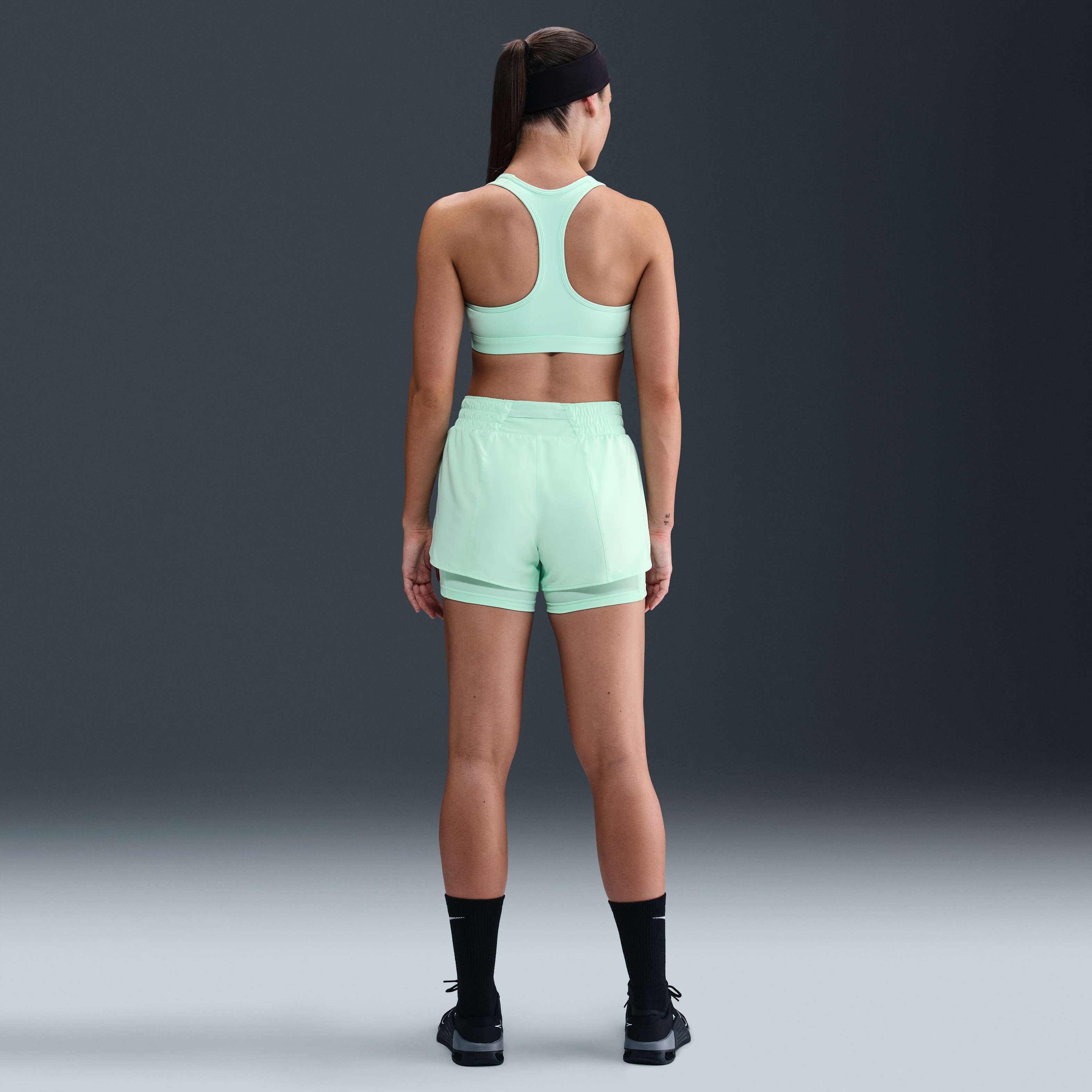 نايكي سووش بدعم متوسط image number 4