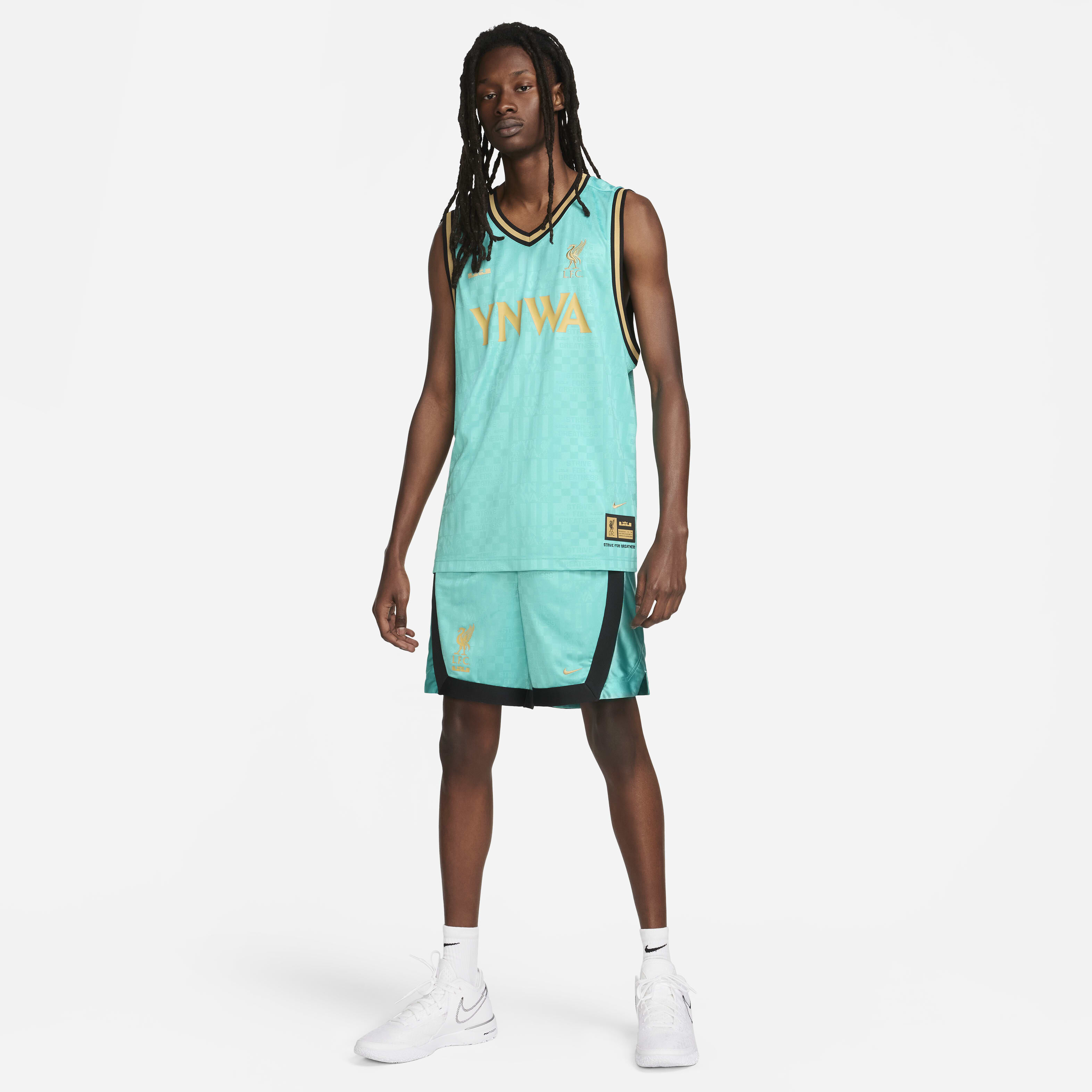 ليبرون x ليفربول F.C. image number 5