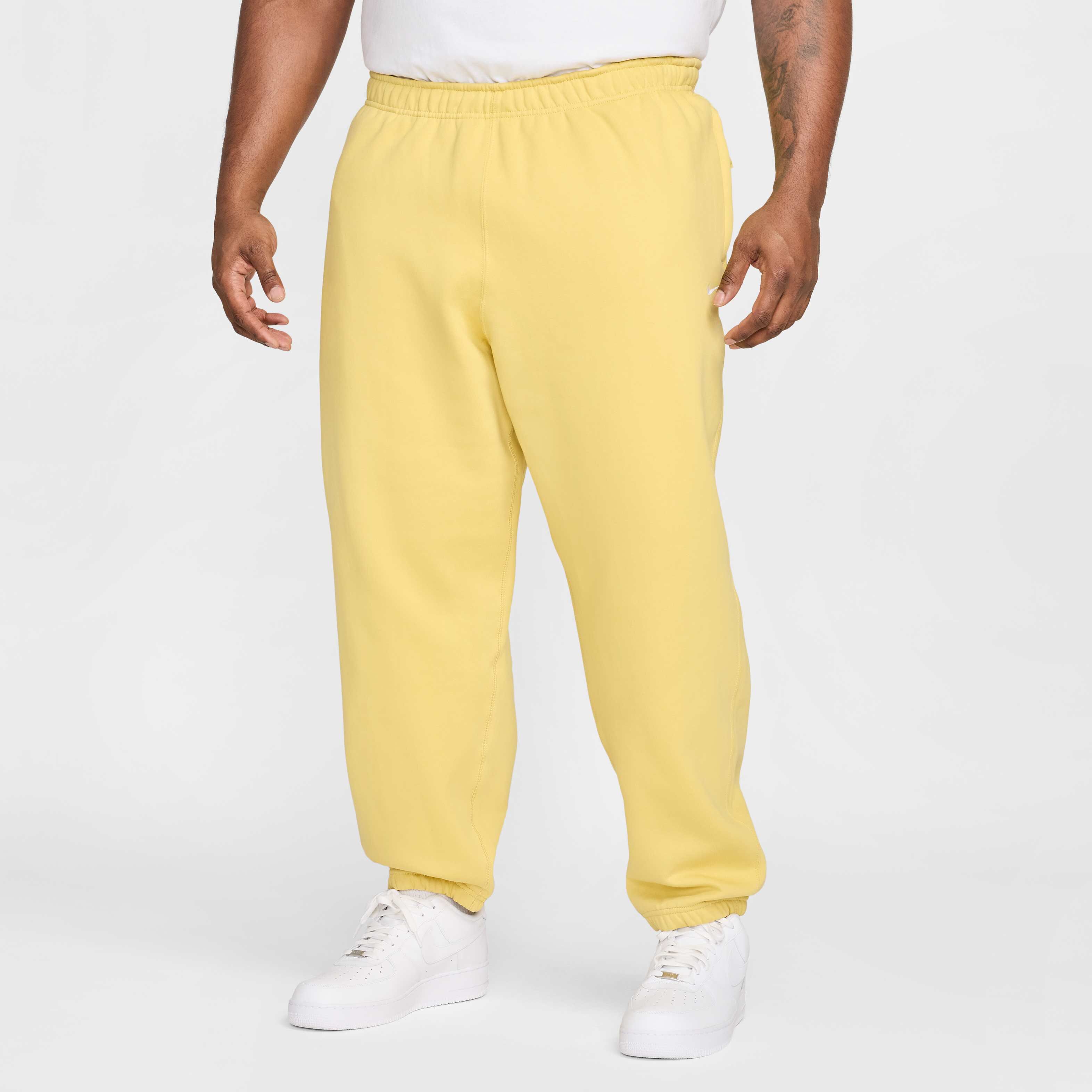 Nike Solo Swoosh image number 5