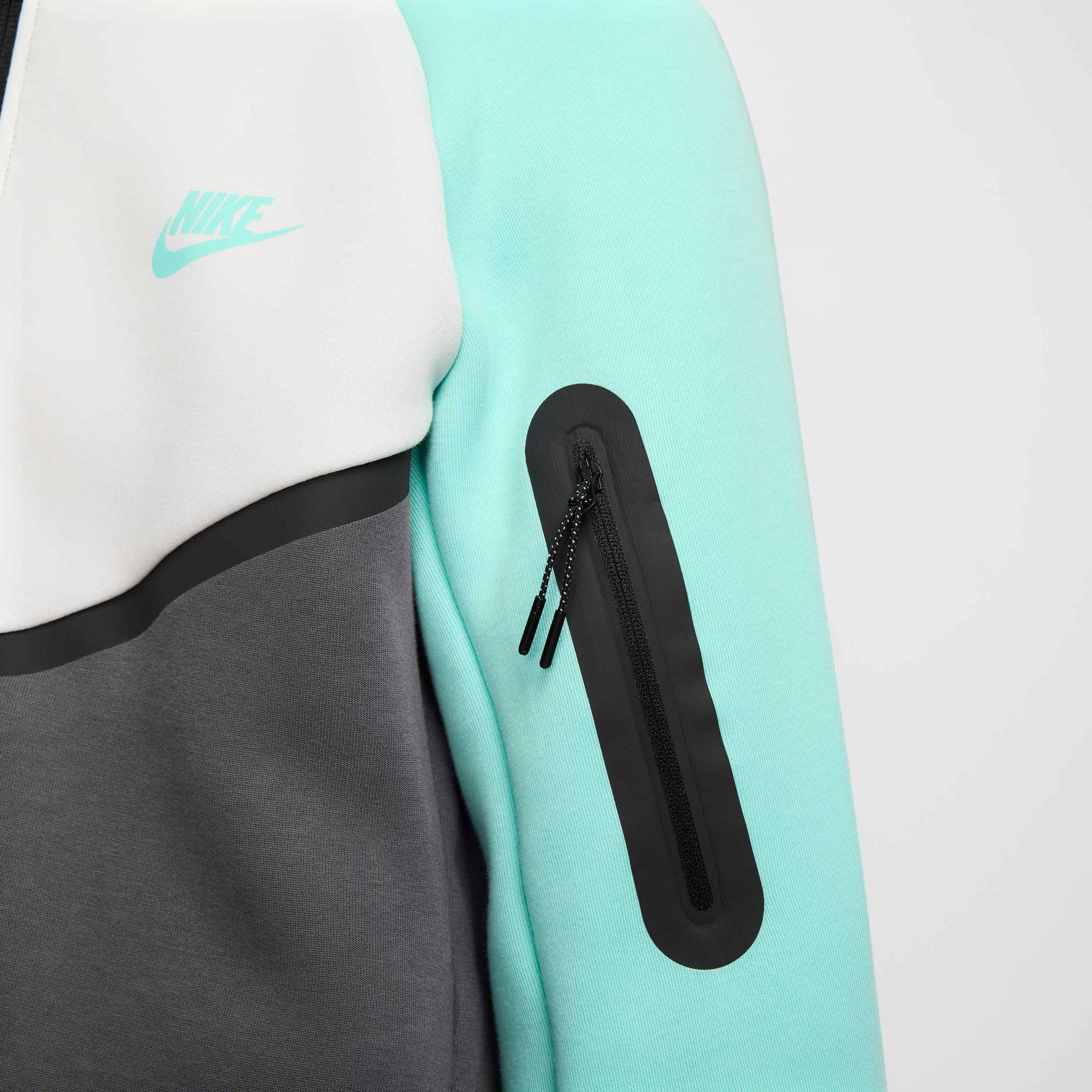 Nike Sportswear Tech image number 6