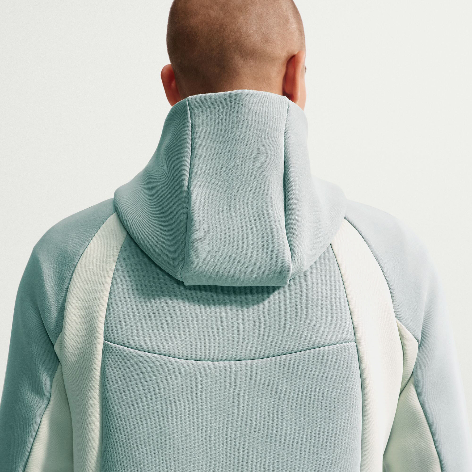 نايكي تك image number 3