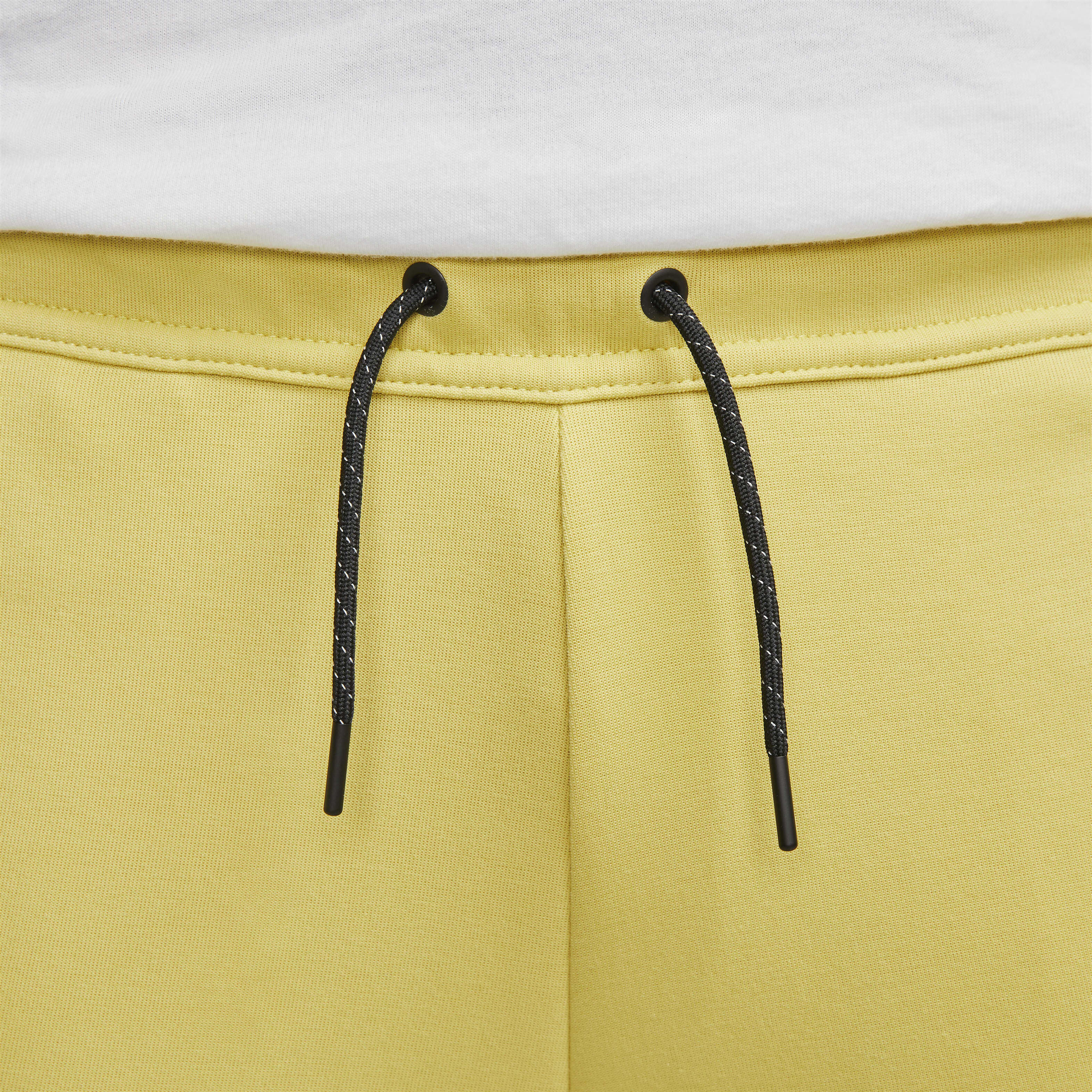 Nike Sportswear Tech Fleece image number 2