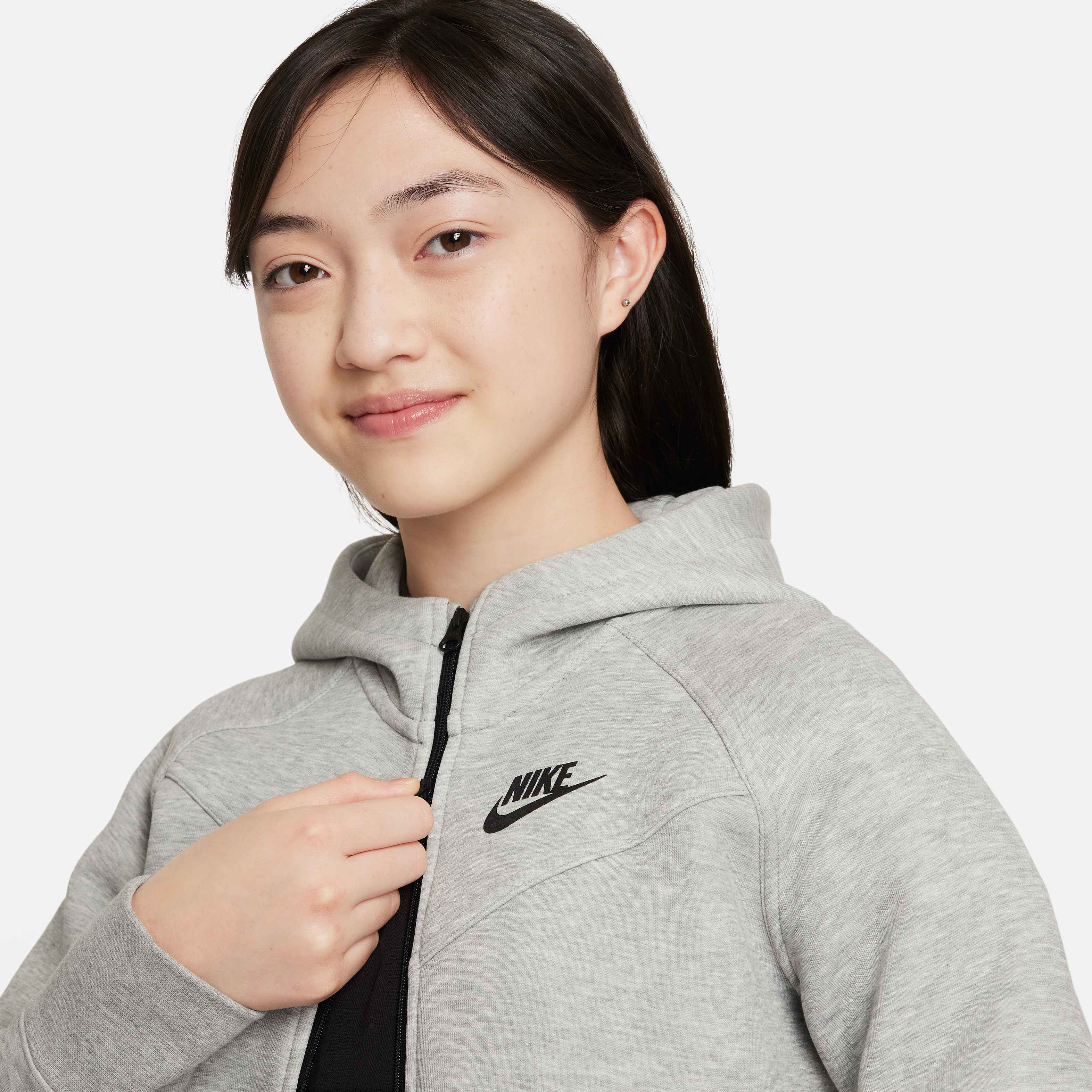 Nike Sportswear Tech Fleece image number 2