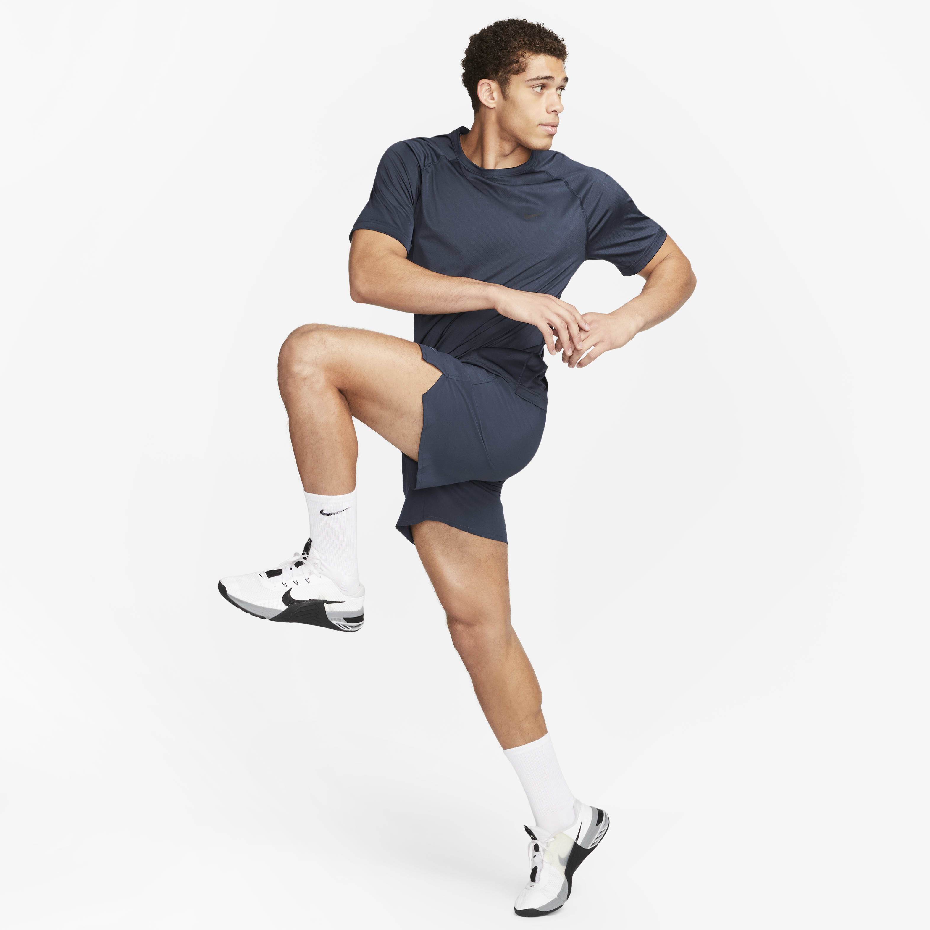 نايكي ريدي image number 4