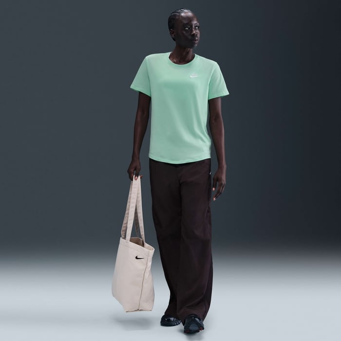 نايكي سبورتسوير كلوب ايسنشالز image number 3 نايكي سبورتسوير كلوب ايسنشالز image number 3