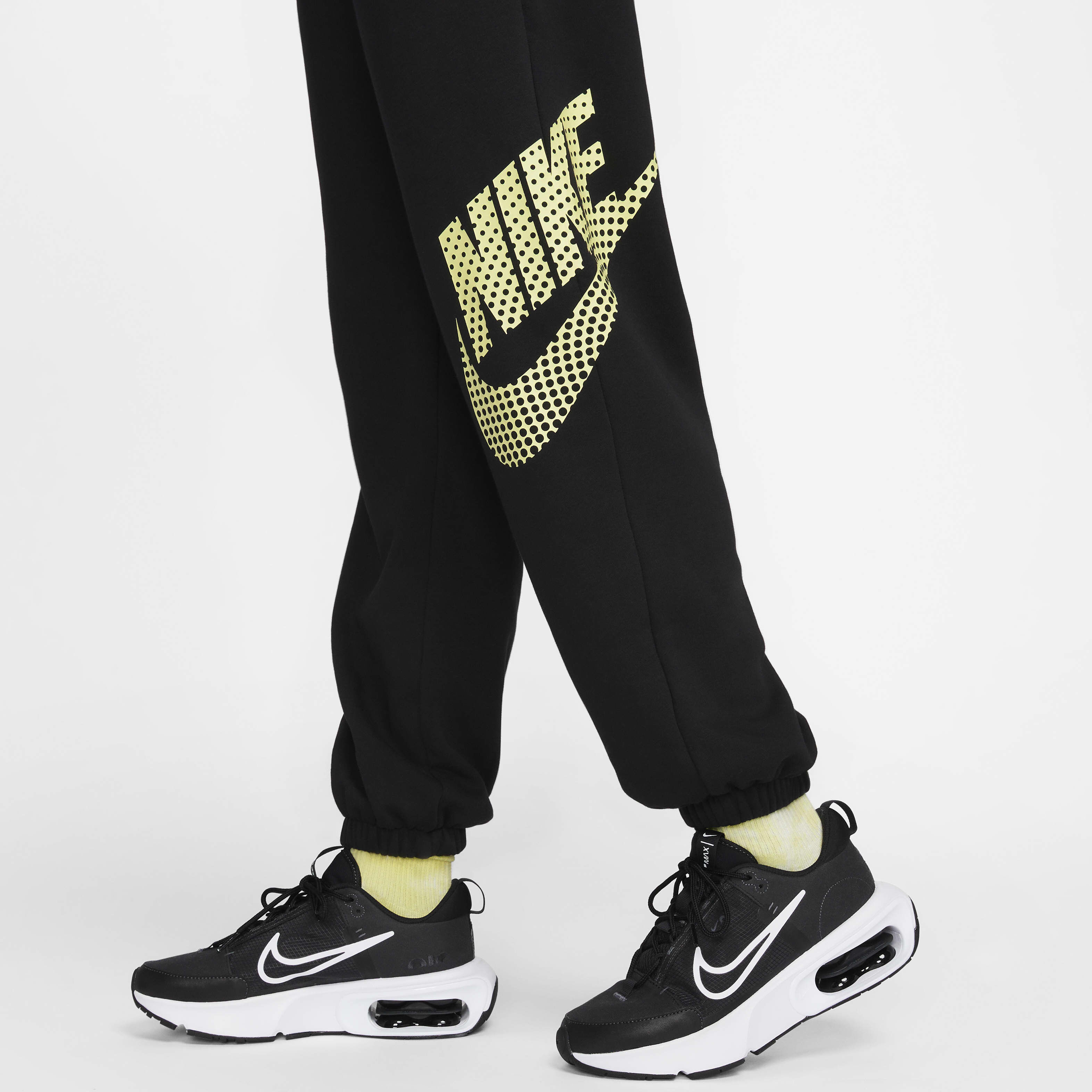 Nike Sportswear image number 2
