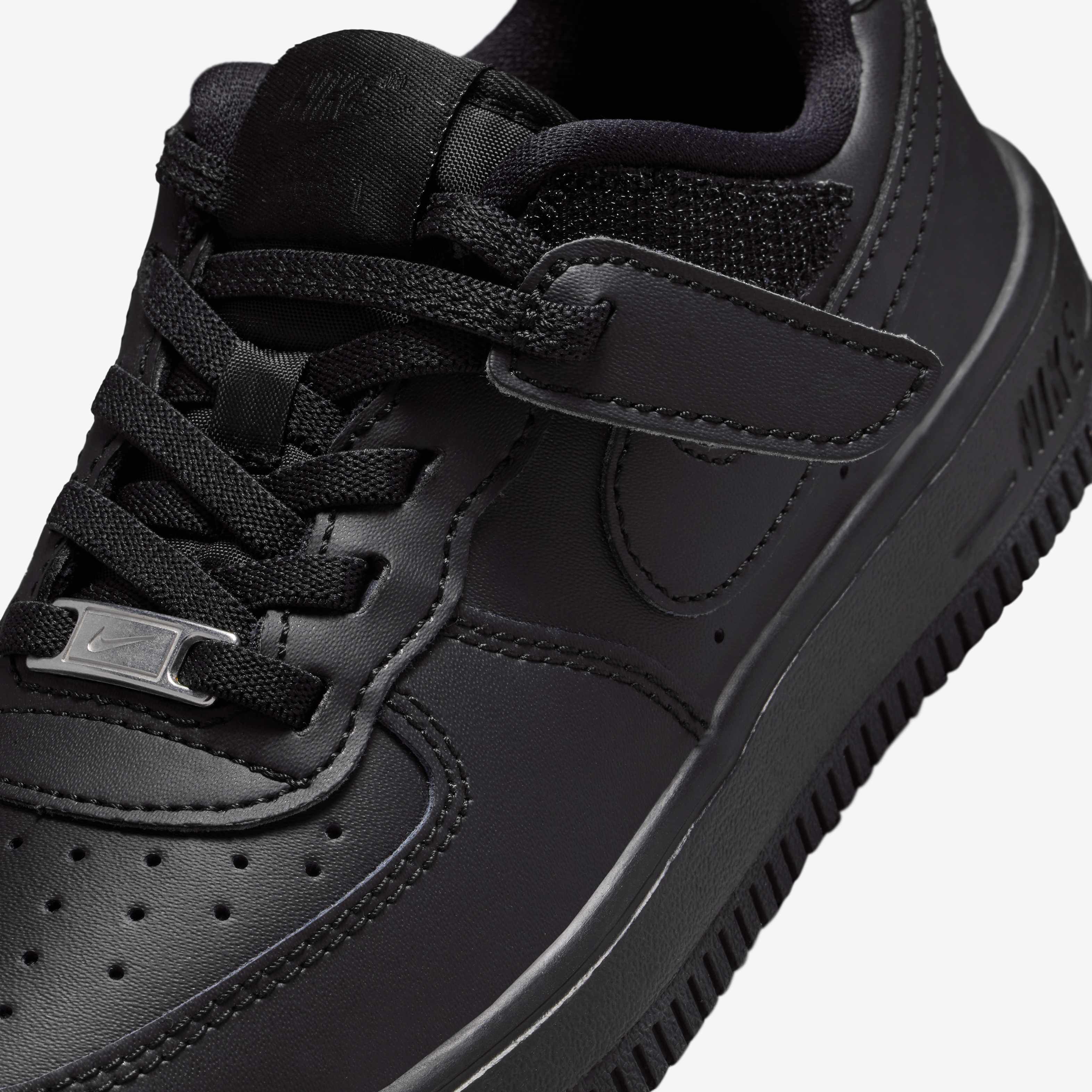 Nike Force 1 Low EasyOn image number 6