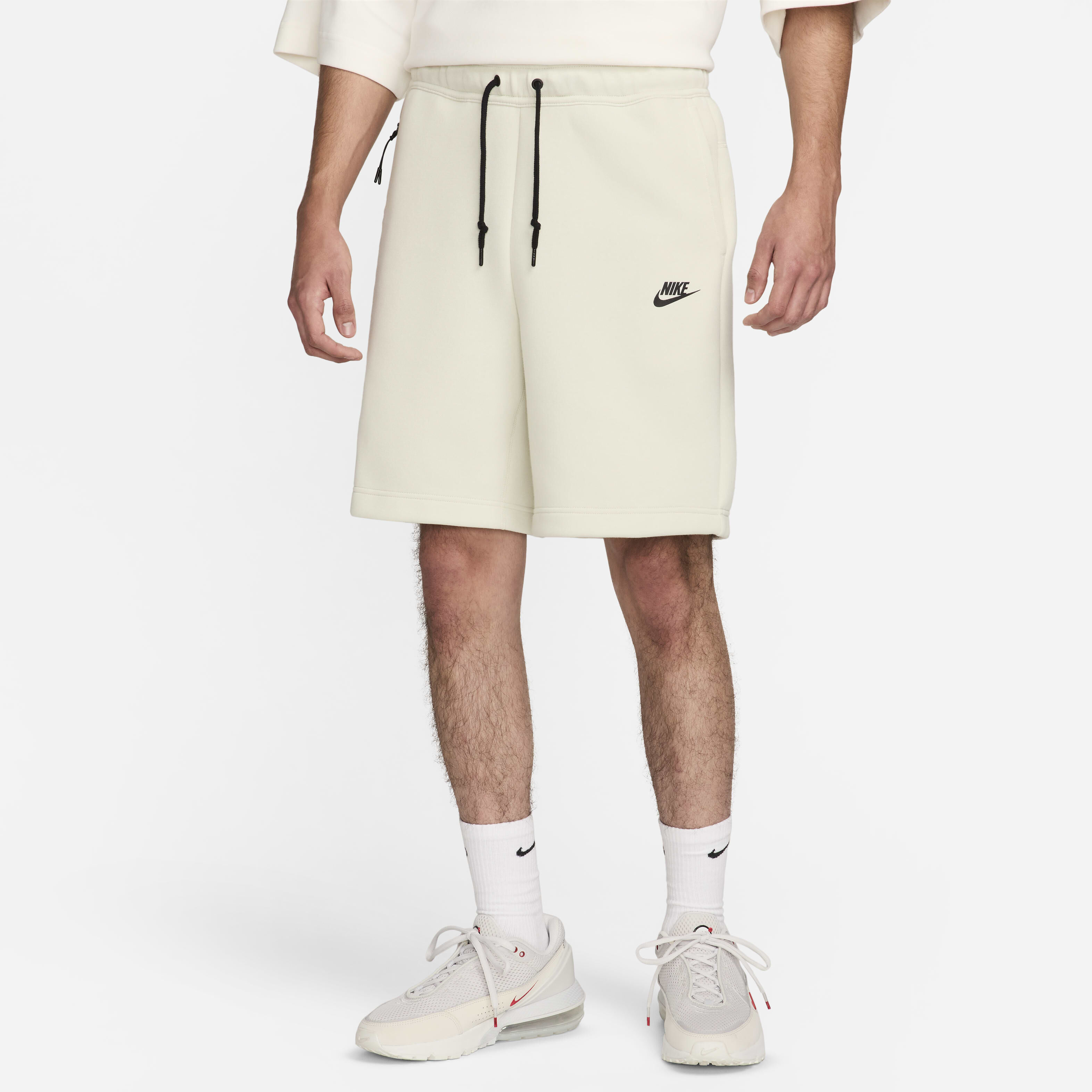 Nike tech fleece shorts medium new arrivals